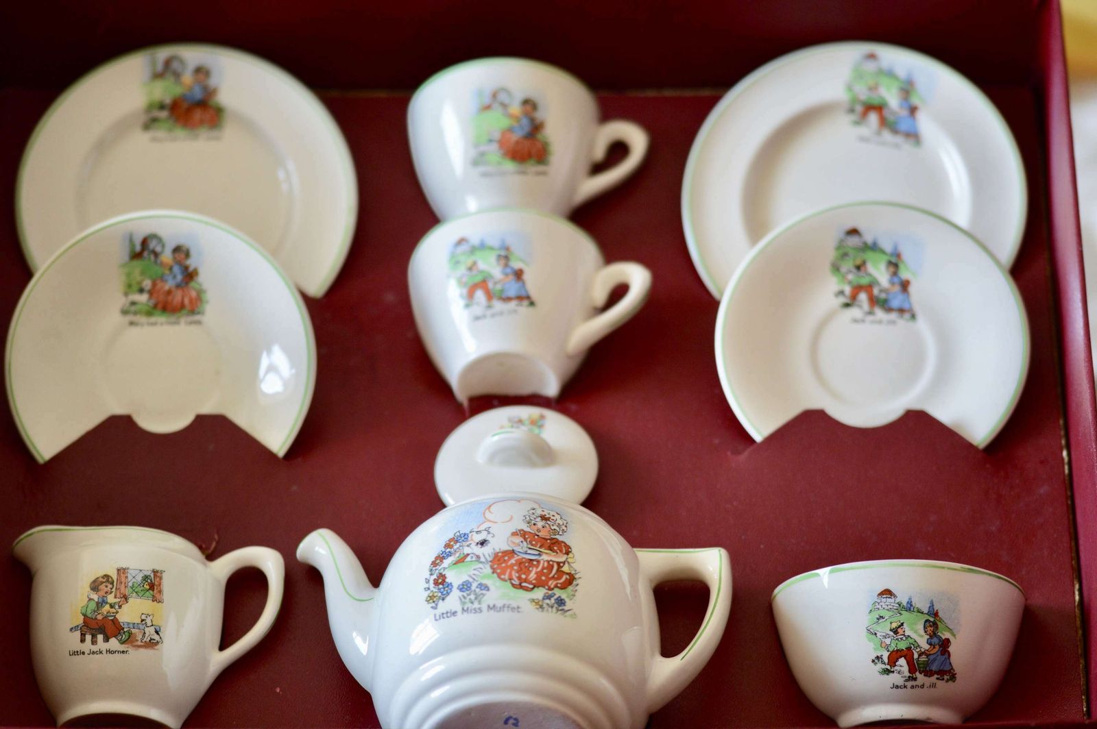 A Delightful Early 20th Century Art Deco Period Child’s Tea Service, photo furniture