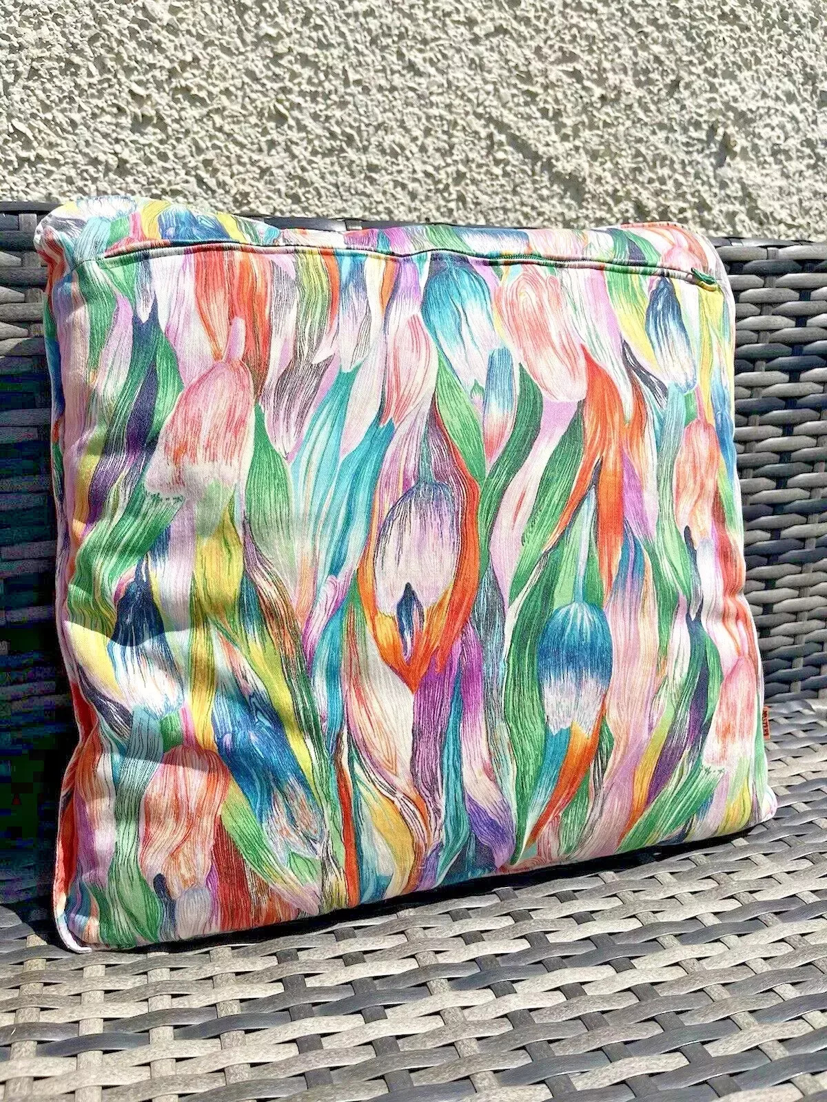 photo vinterior Pair Of 2 Designer Missoni Masters Floral Tulip Colourful Cushions Rrp 170 Euros