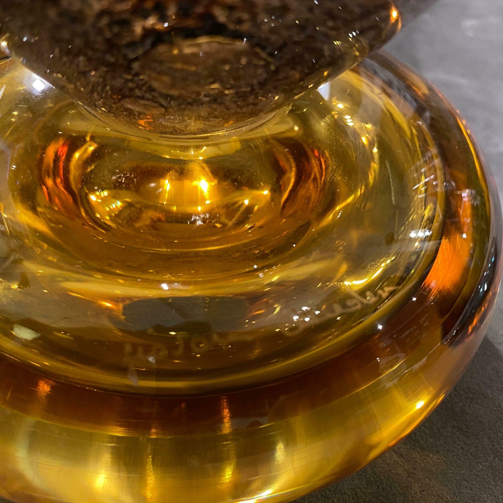 photo vinterior 1980s Giovanni Cenedese Modernist Brown And Amber Murano Glass Vase