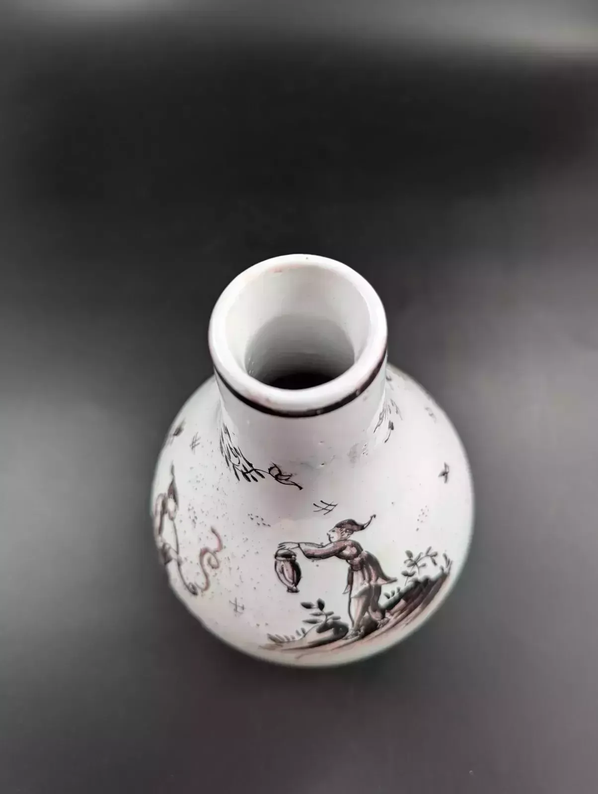 photo vintage Antique Delft Tin Glazed Pottery Vase, Mid 18th Century.