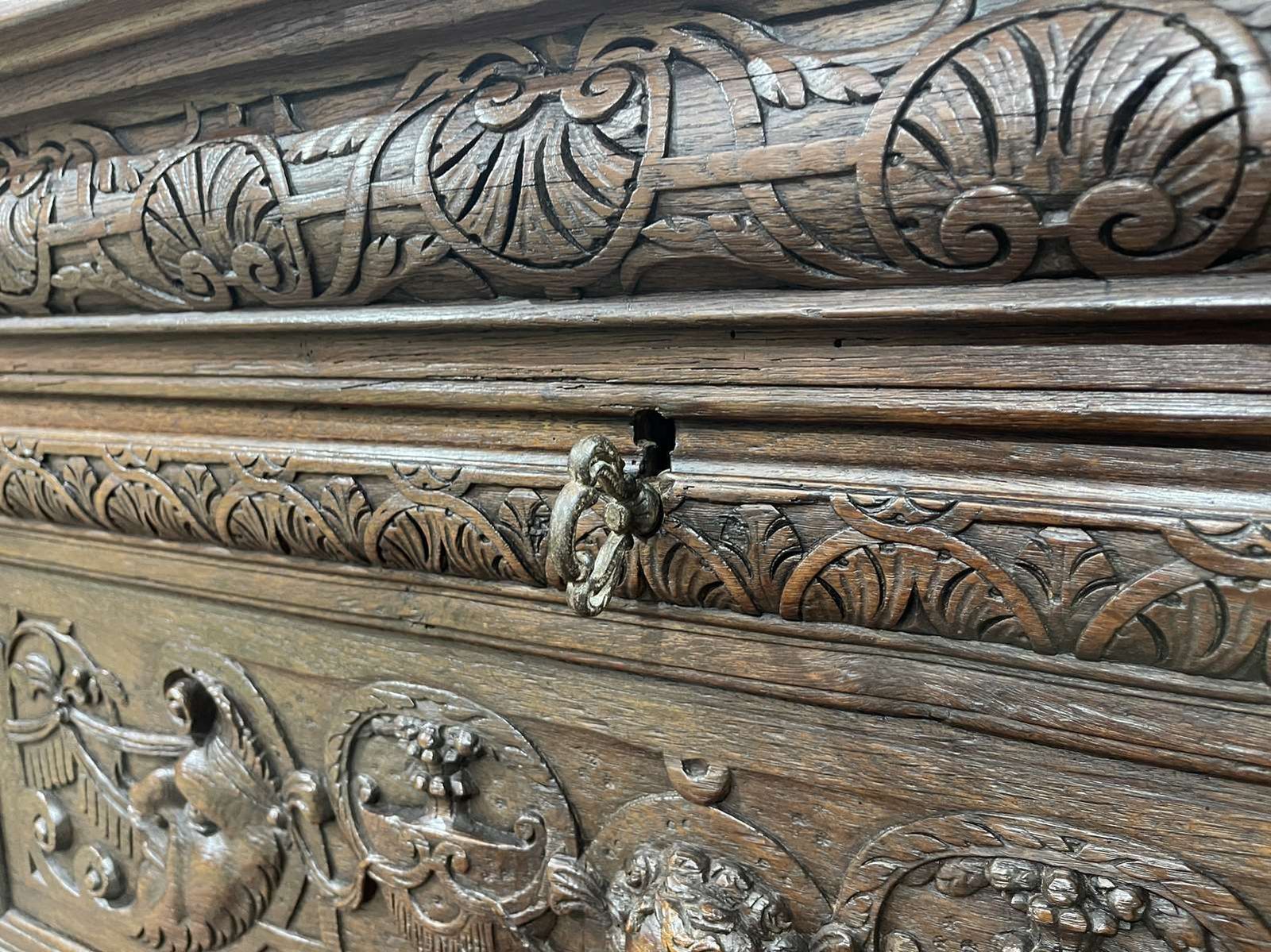3780.0 Large Renaissance Oak Chest From The End Of The 17th Century photo