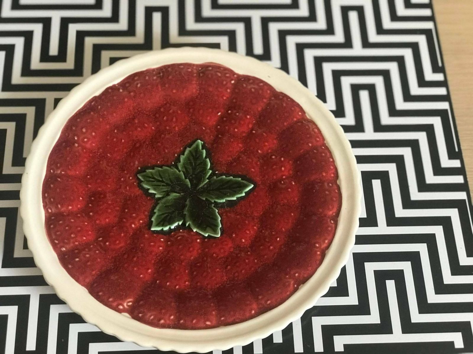 6 Barbotine Dessertbordjes Of Entréebordjes Of Kaasbordje Aardbeienpatroon Silea France Rood Groen Decor Franse Tafel Keukendecoratie Cadeau photo vintage