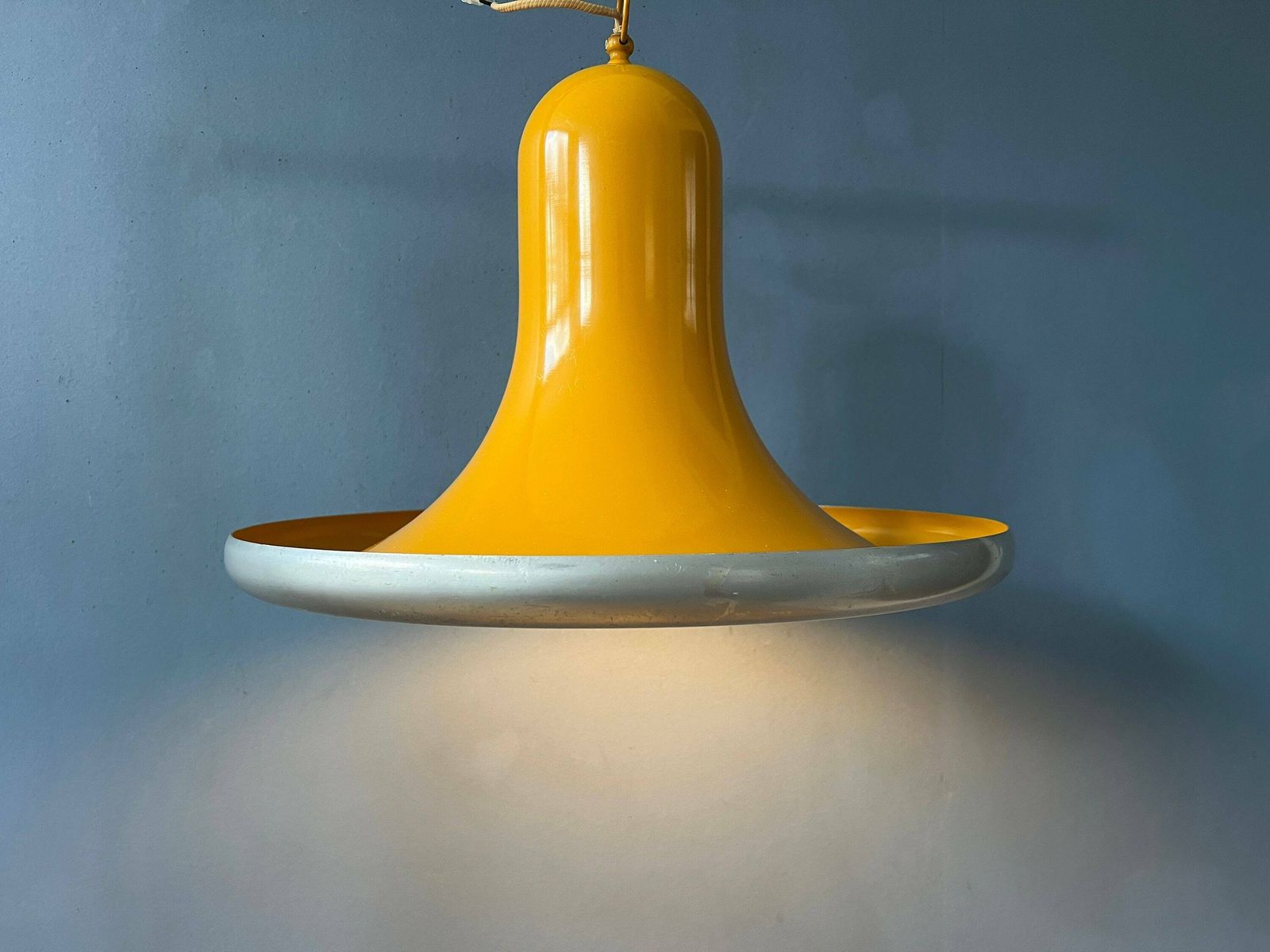 Gele Mid Century Ufo Space Age Hanglamp photo Verlichting