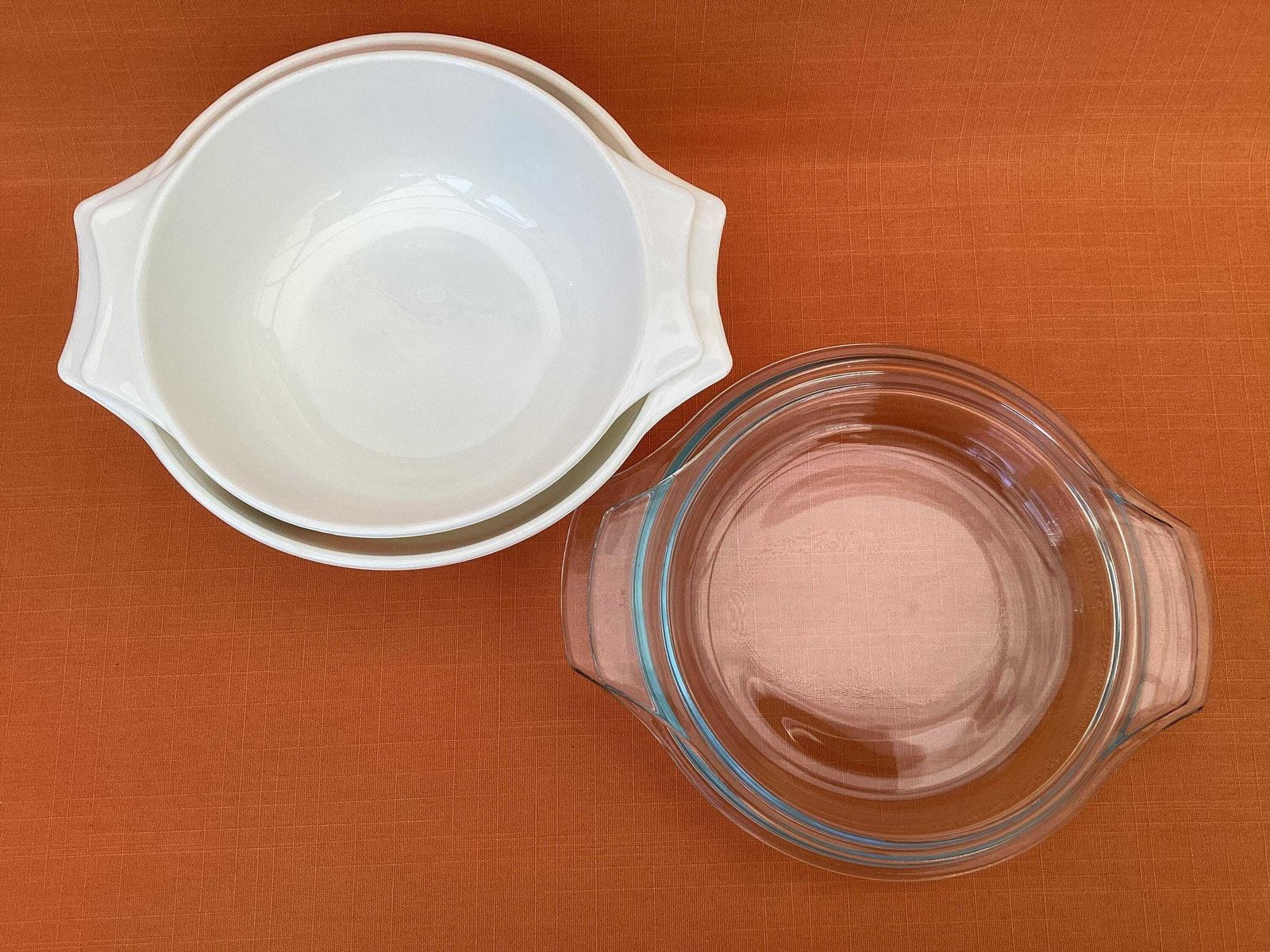 A Pair Of Pyrex Peach Pesca Casserole Dishes With Lids, Medium And Large Size, Pyrex Peach Casserole Dishes, Set Of 2 Pyrex Serving Dishes photo vintage