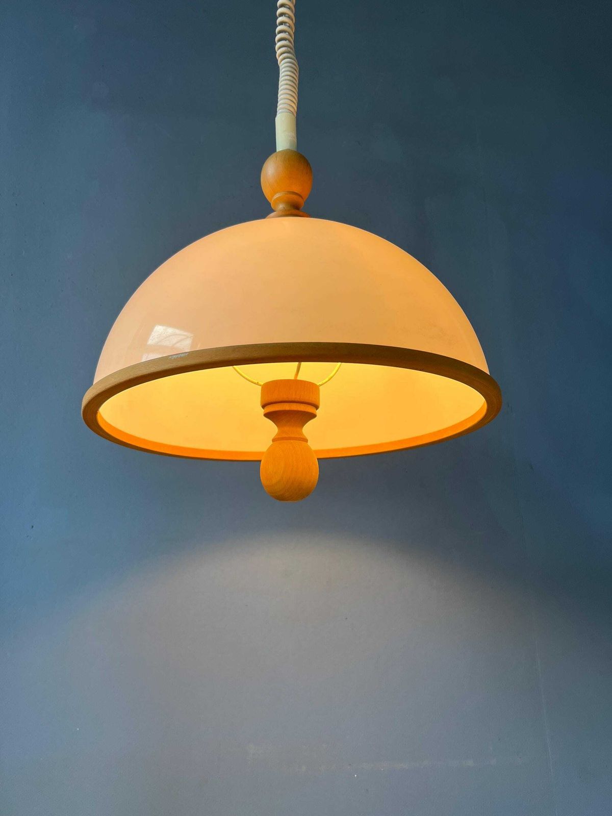 Witte Steinhauer Hanglamp Van Plexiglas Met Houten Elementen photo furniture