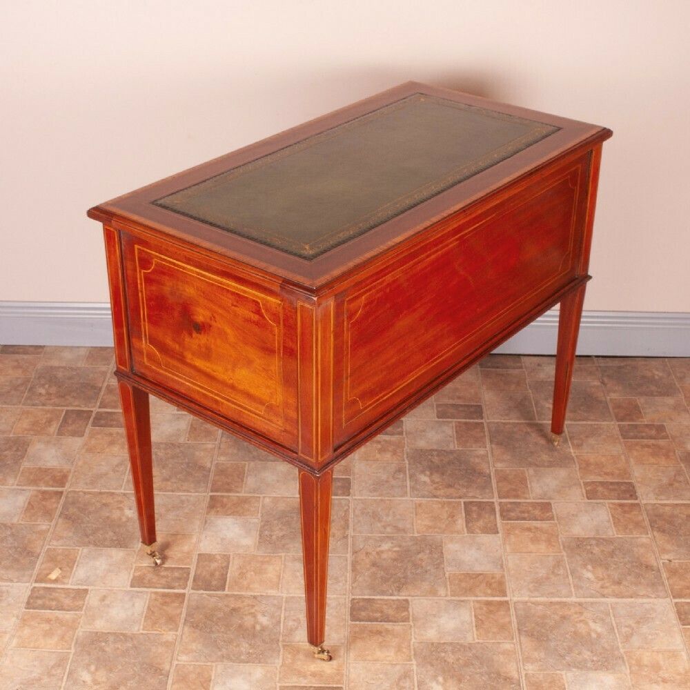 photo vintage Good Quality Edwardian Inlaid Mahogany Writing Desk