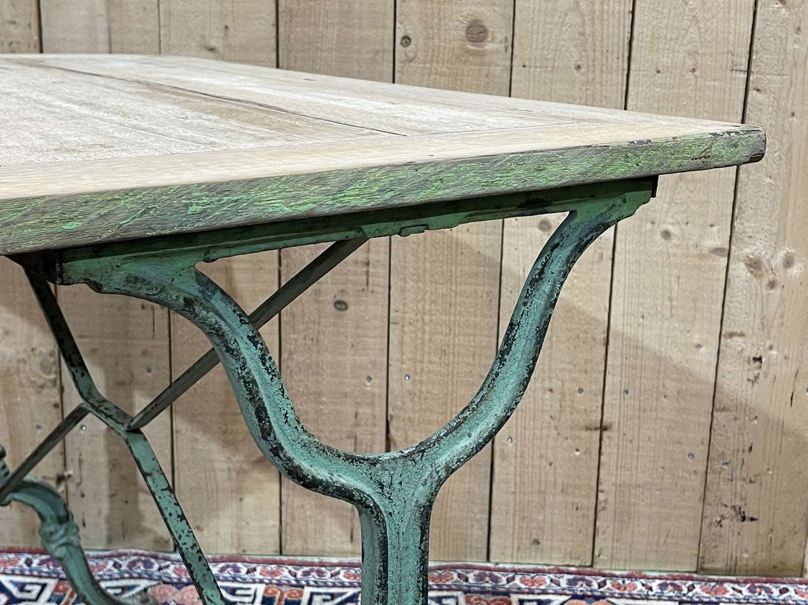photo vinterior Bistro Table From The Beginning Of The 20th Century