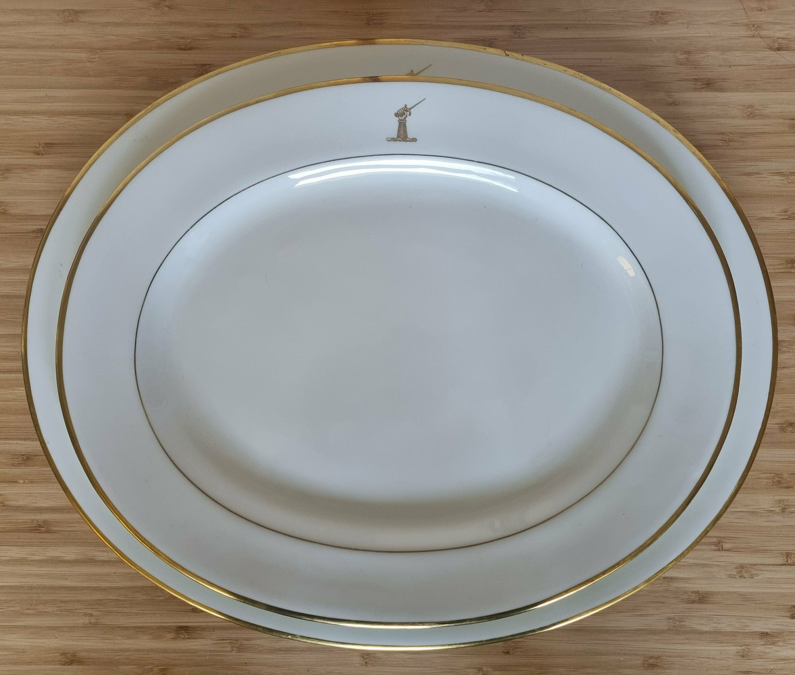 2 Set Of Serving Platters By Cauldon China In White Porcelain And Gold Trim // Ashleyparkerva photo furniture