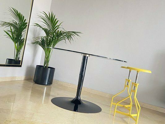 Italian Yellow Lacquered Metal Stools, 1970s, Set Of 2 photo 889.0