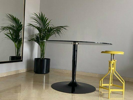 Italian Yellow Lacquered Metal Stools, 1970s, Set Of 2 photo vinterior