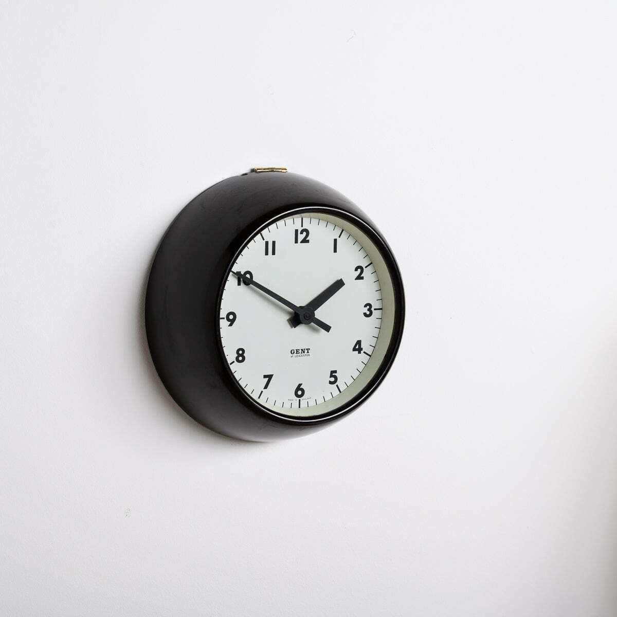 Rare Extra Small Vintage Bakelite Wall Clock By Gent Of Leicester   Ig221303e photo vinterior