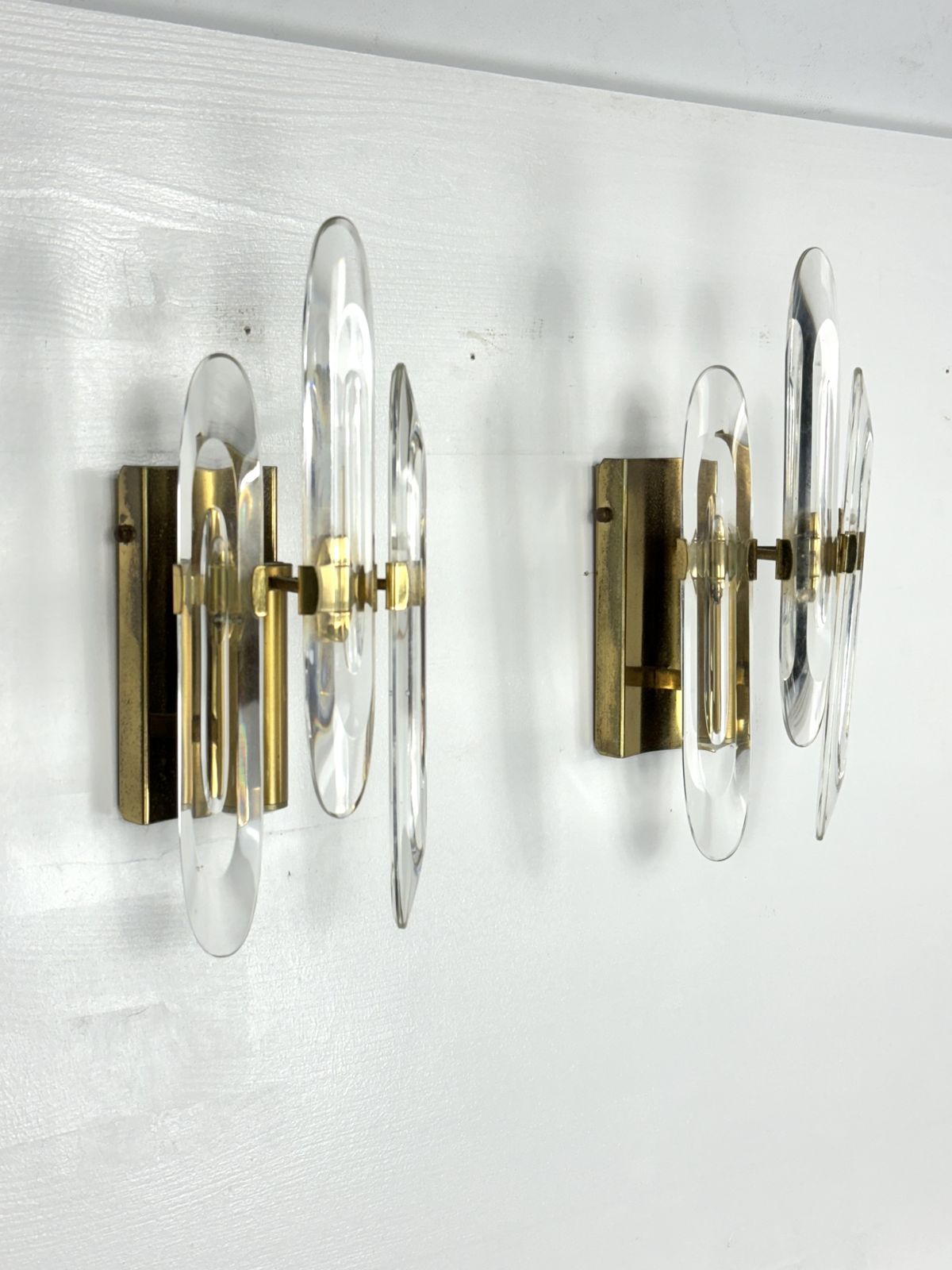 Pair Of Sciolari Sconces In Glass And Gilded Brass. Italy 1970s photo vinterior
