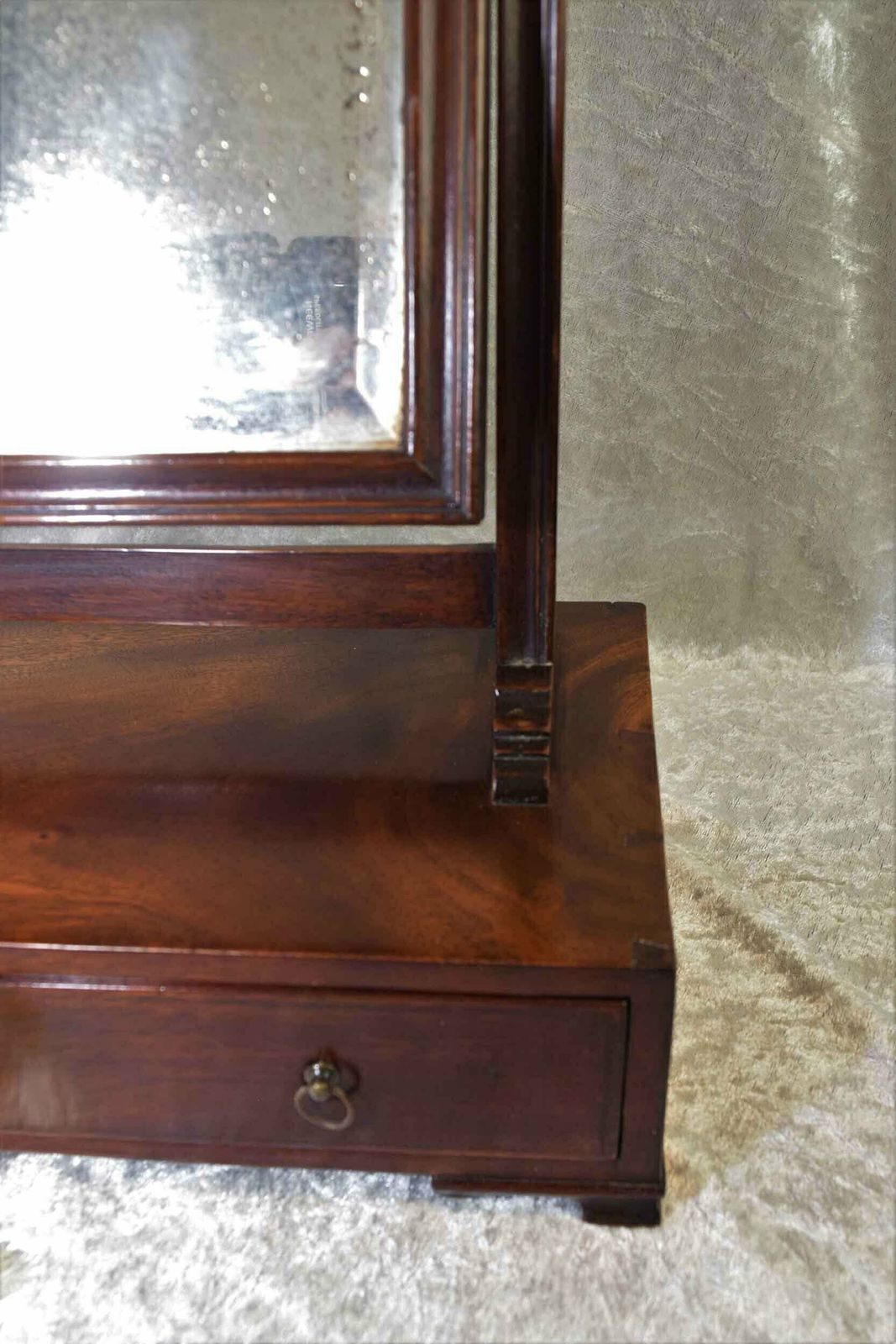 photo furniture Georgian Dressing Table Mirror With Drawer
