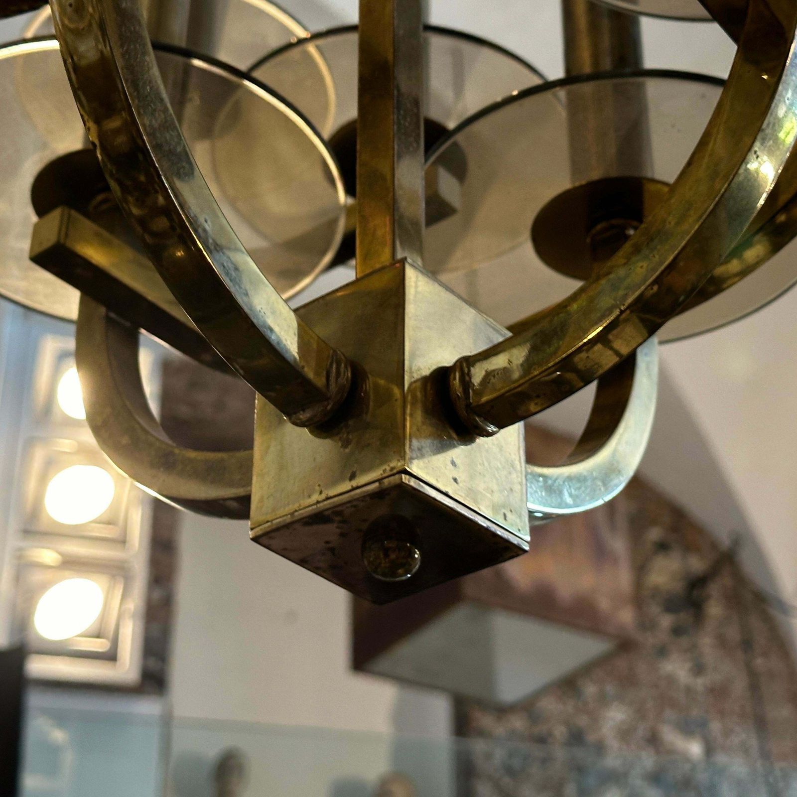 photo furniture 1960s Gaetano Sciolari Mid Century Modern Brass And Smoked Glass Chandelier