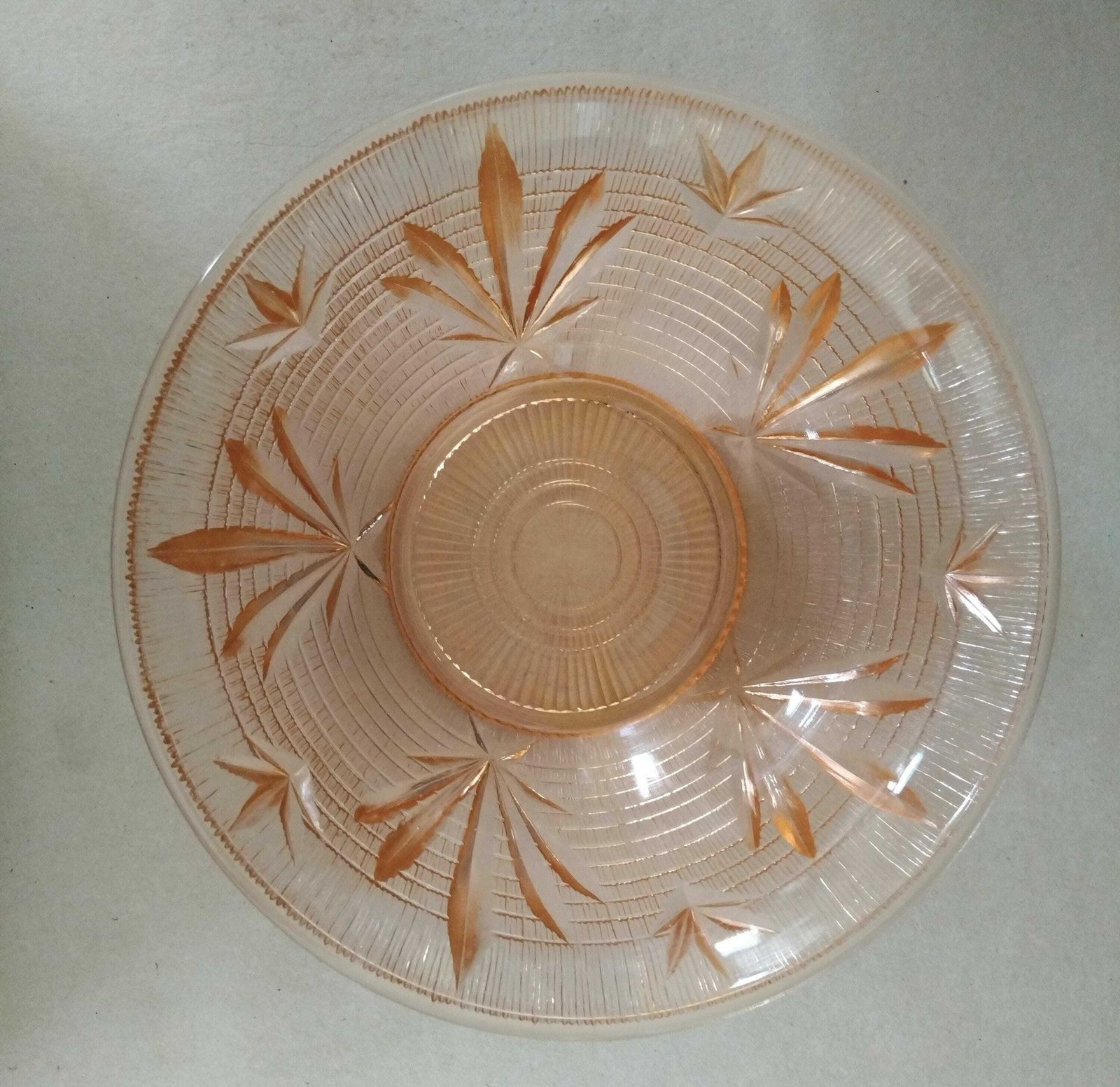 A Pretty Vintage Pink Glass Dessert Bowl Set With Hemp Leaf Pattern, Large Serving Or Trifle Bowl & 4 Individual Bowls, 1970s photo for sale