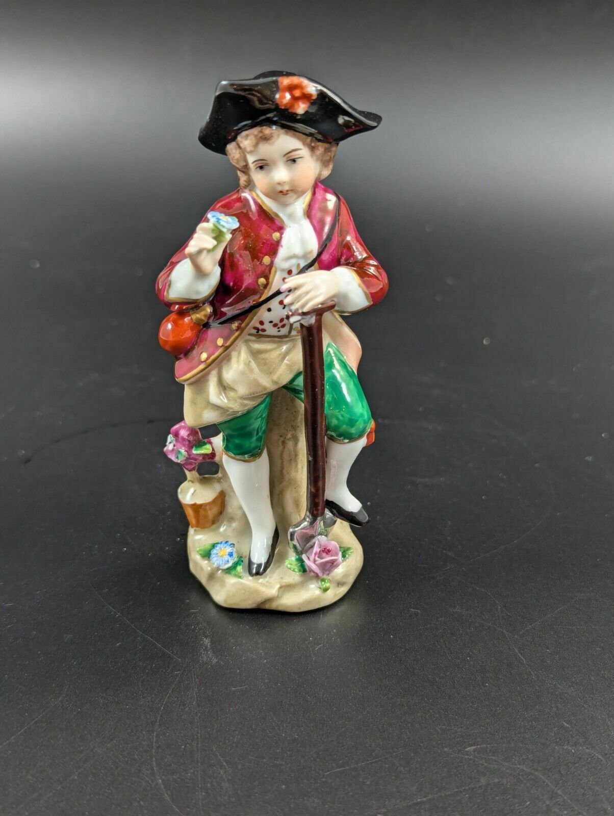 Lovely Early 20th Century Sitzendorf Porcelain Figurine Of A Young Gardener photo vinterior