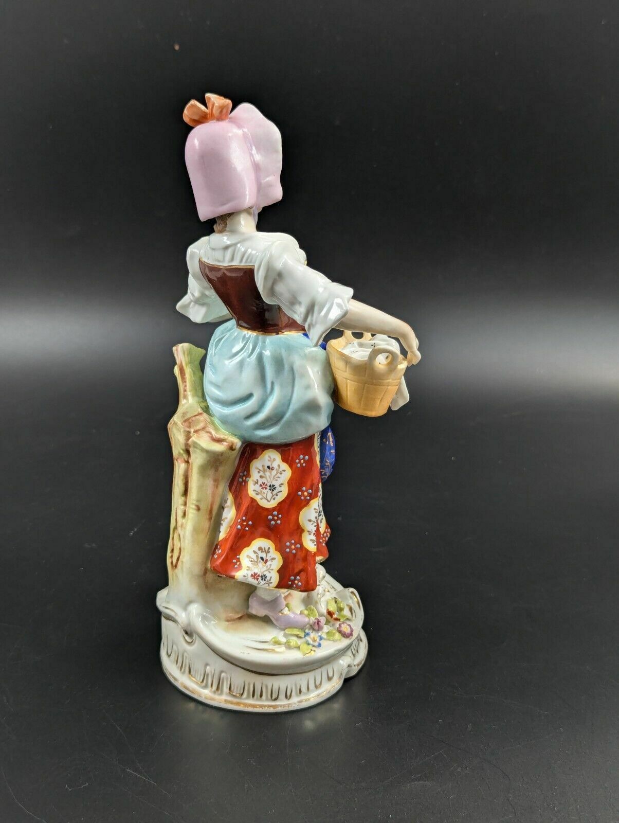 Chelsea Porcelain Figurine Of Laundry Woman, C. 1752 1756 photo Home Decor
