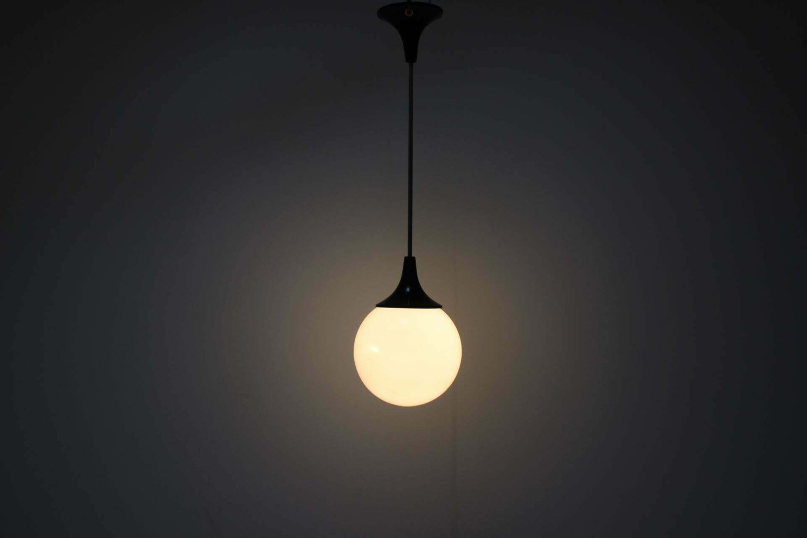 Mid Century Hanglamp Van Napako, Tsjecho Slowakije, Ca. Jaren 1960 photo Verlichting