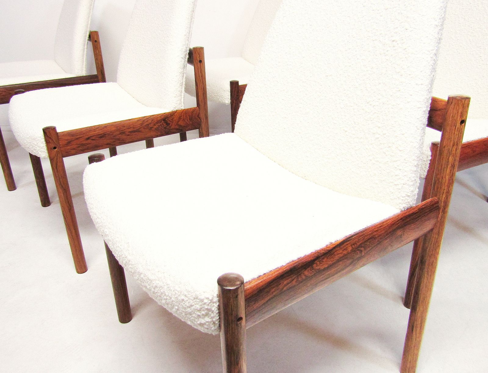 photo vinterior Six Dining Chairs In Danish Rosewood And Ivory Bouclé By Sven Ivar Dysthe For Dokka