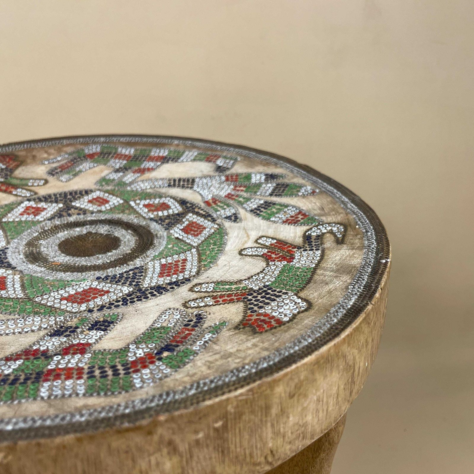 photo furniture Antique Round Wooden African Handmade Stool Wood Furniture Circle Brown Hallway Seat Table Plant Stand Patterned 29.5x26cm Vintage Beaded