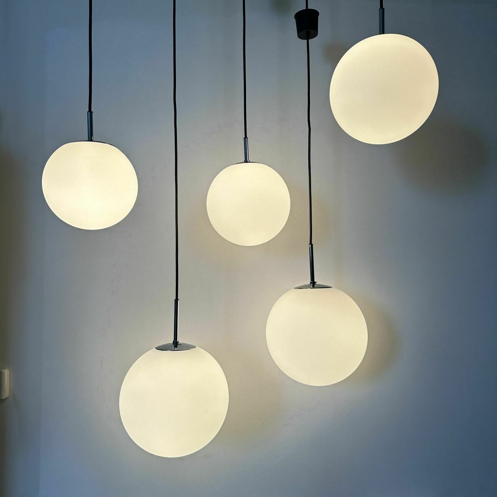 Set Van 5 Limburg Glashutte Hanglampen Met Matte Opaline Bol, Jaren 1970 photo furniture