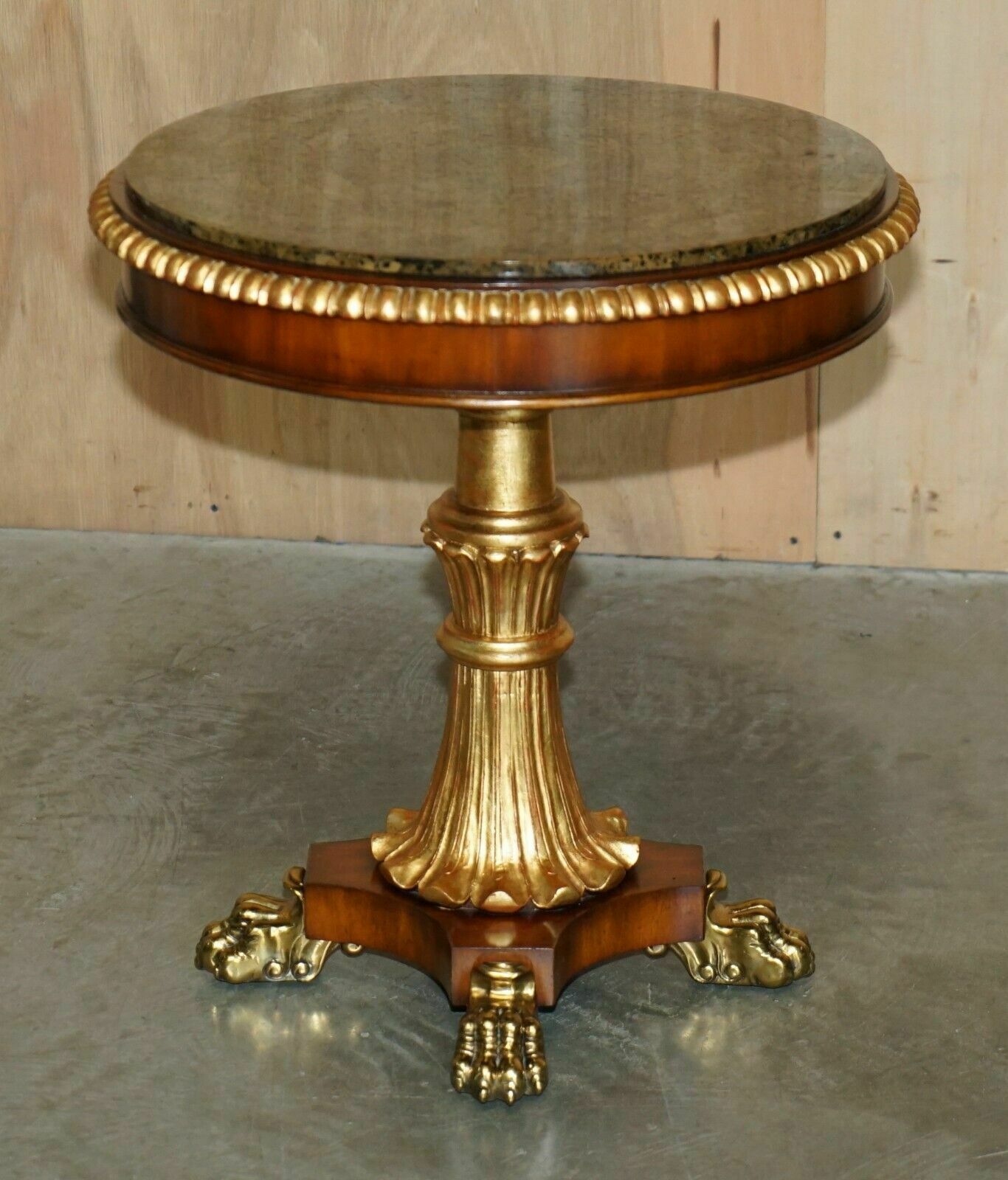 photo vinterior Sublime Pair Of Vintage Marble Topped Side End Tables Solid Brass Lions Paw Feet