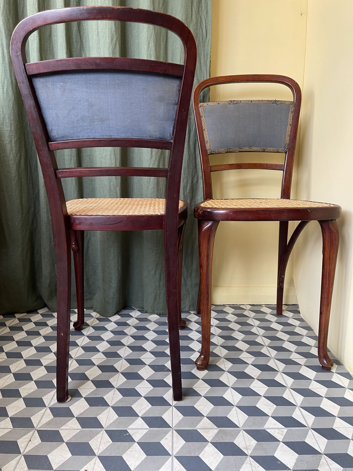 photo furniture Pair Of Original Bentwood Thonet Chairs Model No 461