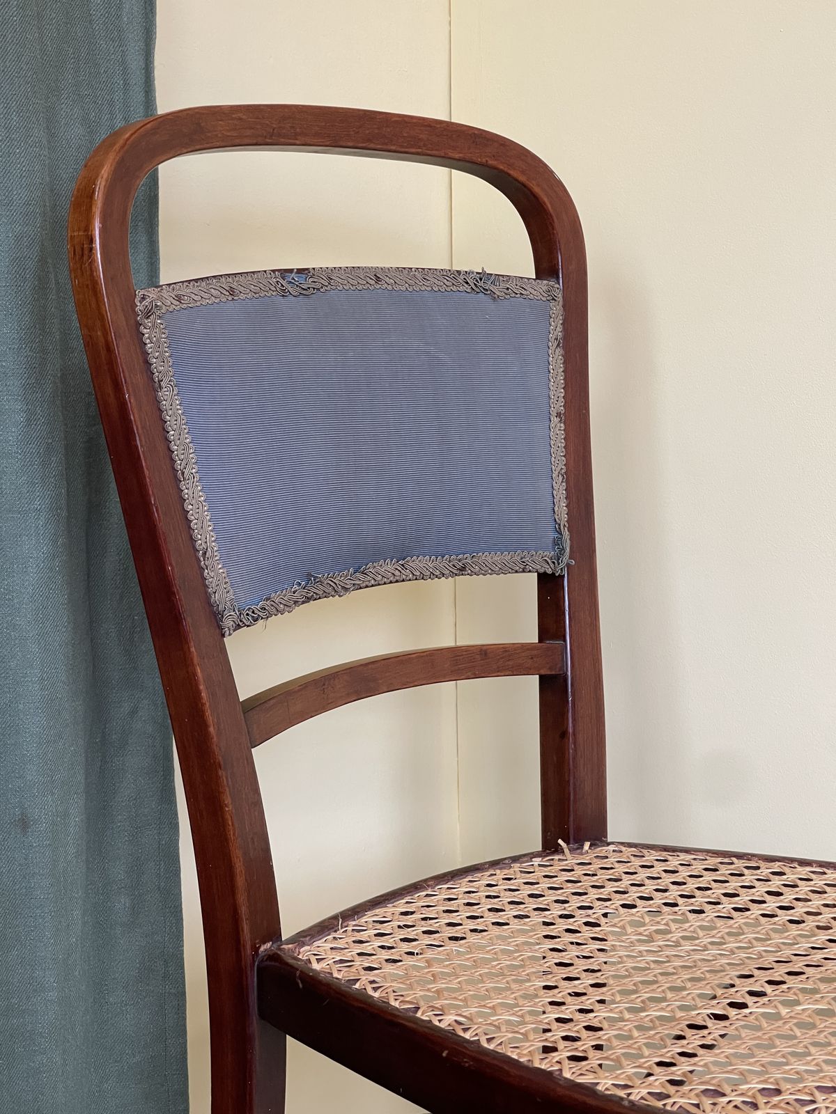 photo vinterior Pair Of Original Bentwood Thonet Chairs Model No 461