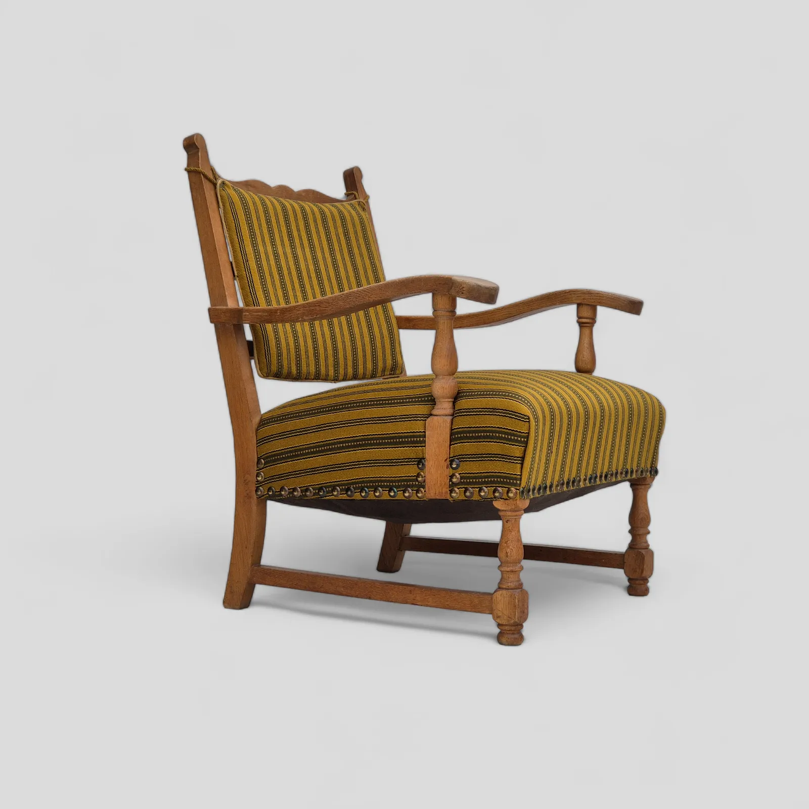 1960s, Danish Lounge Chair, Original Very Good Condition, Furniture Wool, Solid Oak Wood.