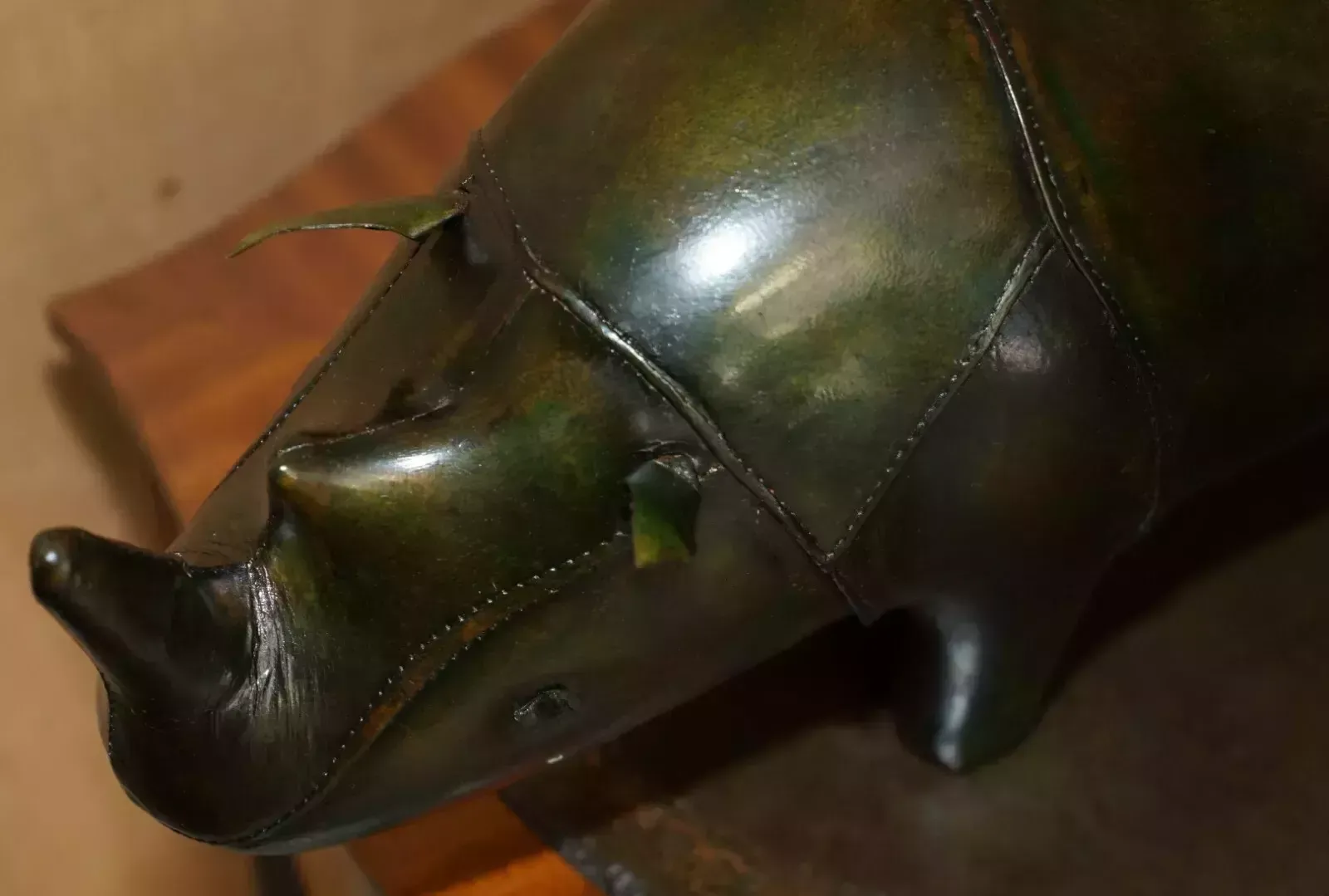 photo vintage Old Stock Liberty London Style Omersa Green Leather Footstool Rhinoceros Rhino