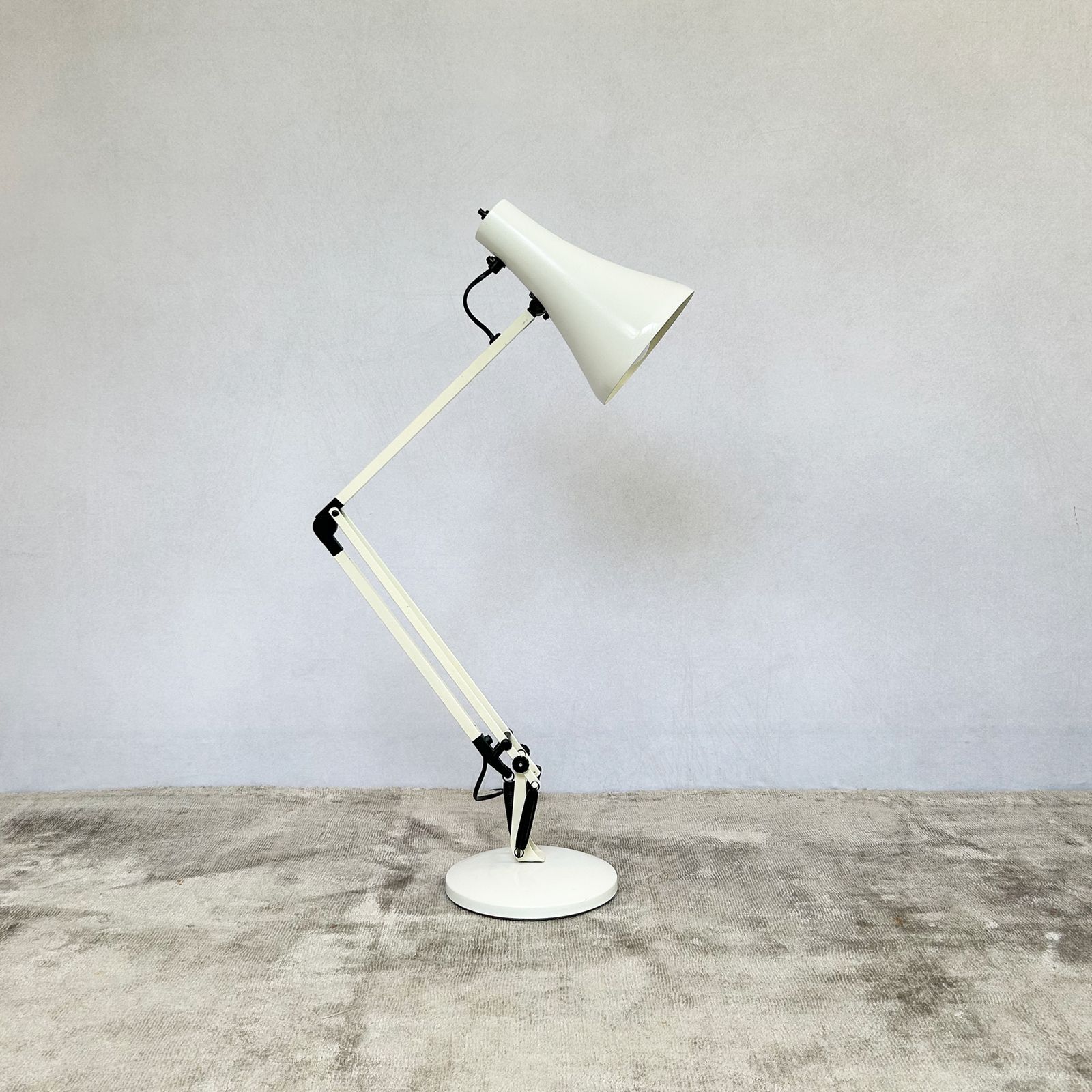 White Anglepoise Apex 90 Desk Lamp By George Carwardine