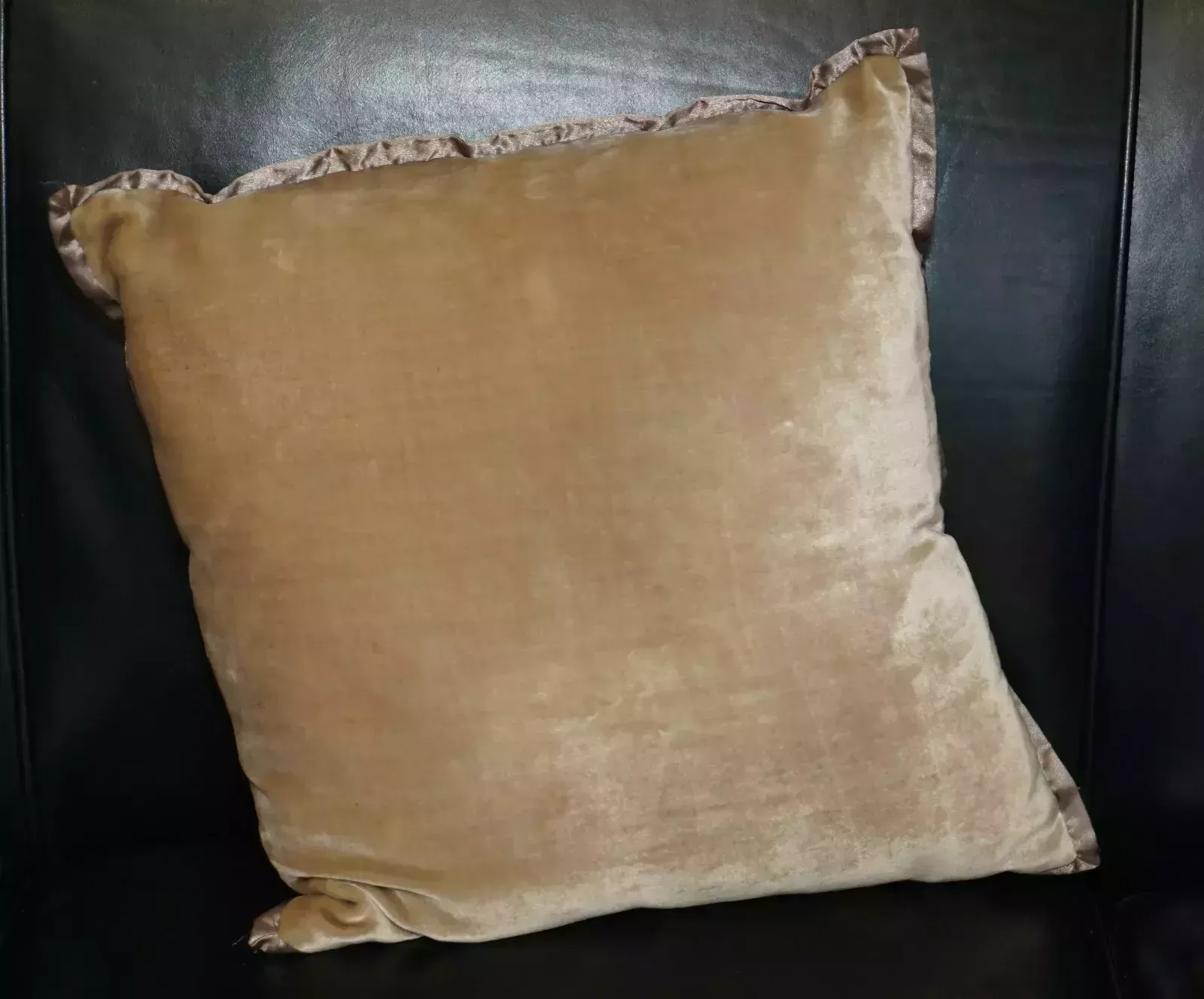 Textiles Suite Of Five Mixed Sofa And Armchair Cushions For That Mixed Friends Vide! photo