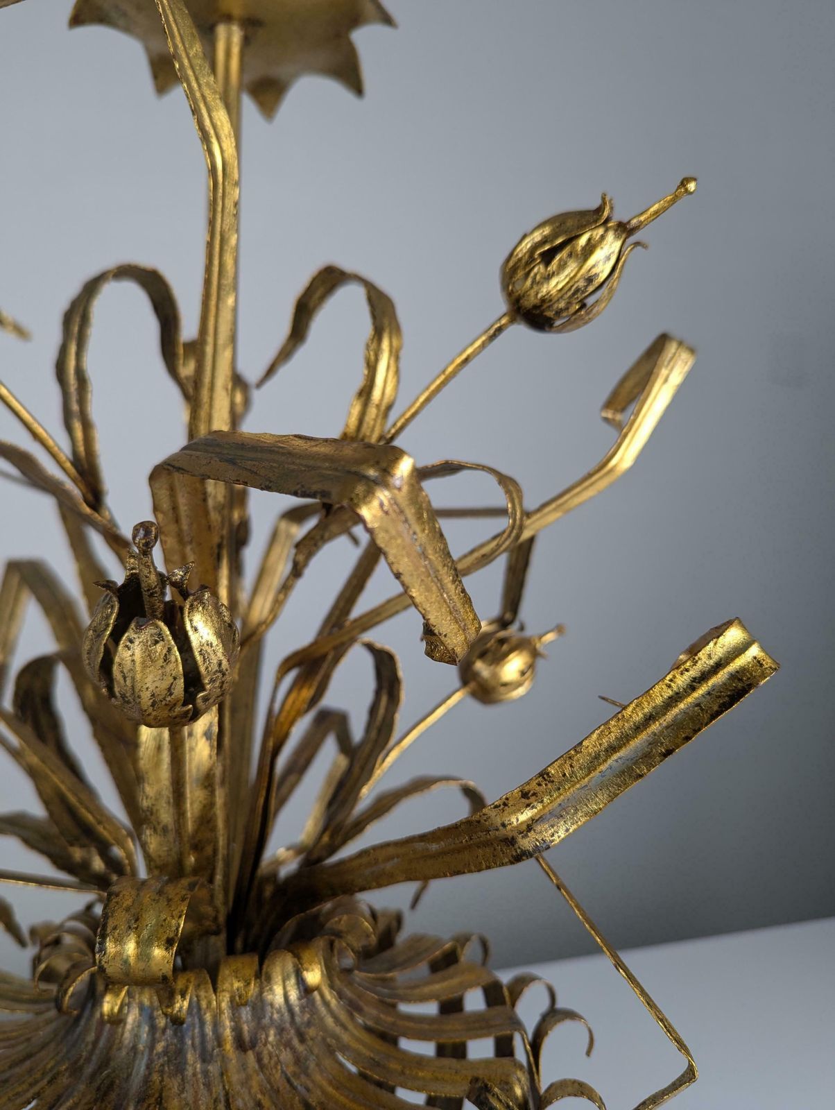 Gold Metal Floral Lamp, 1960s, Vintage photo vinterior