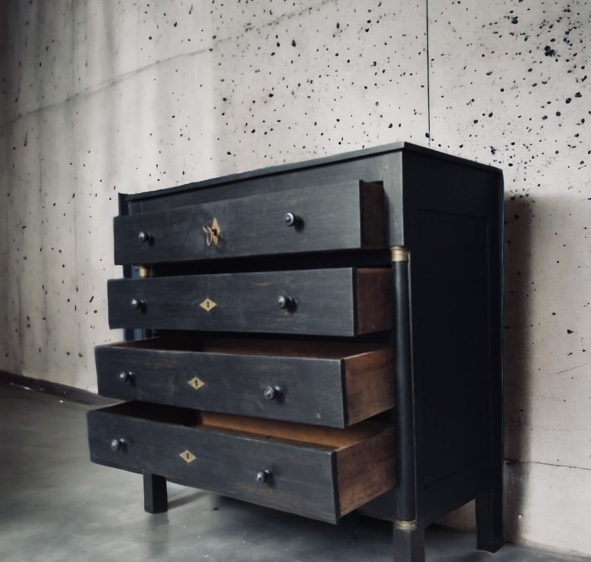 French Empire 1800s Chest Of Drawers photo 550.0