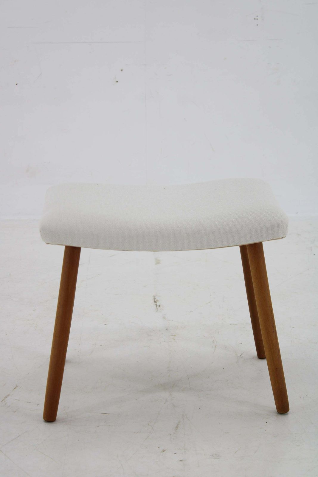 Deense Beukenhouten Kruk Met Stof, Ca. Jaren 1960 photo for sale