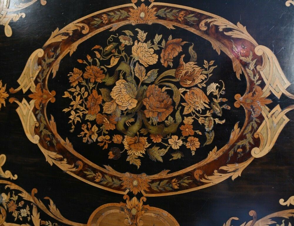 Napoleon III Centre Table Inlay Violin Form photo 4450.0