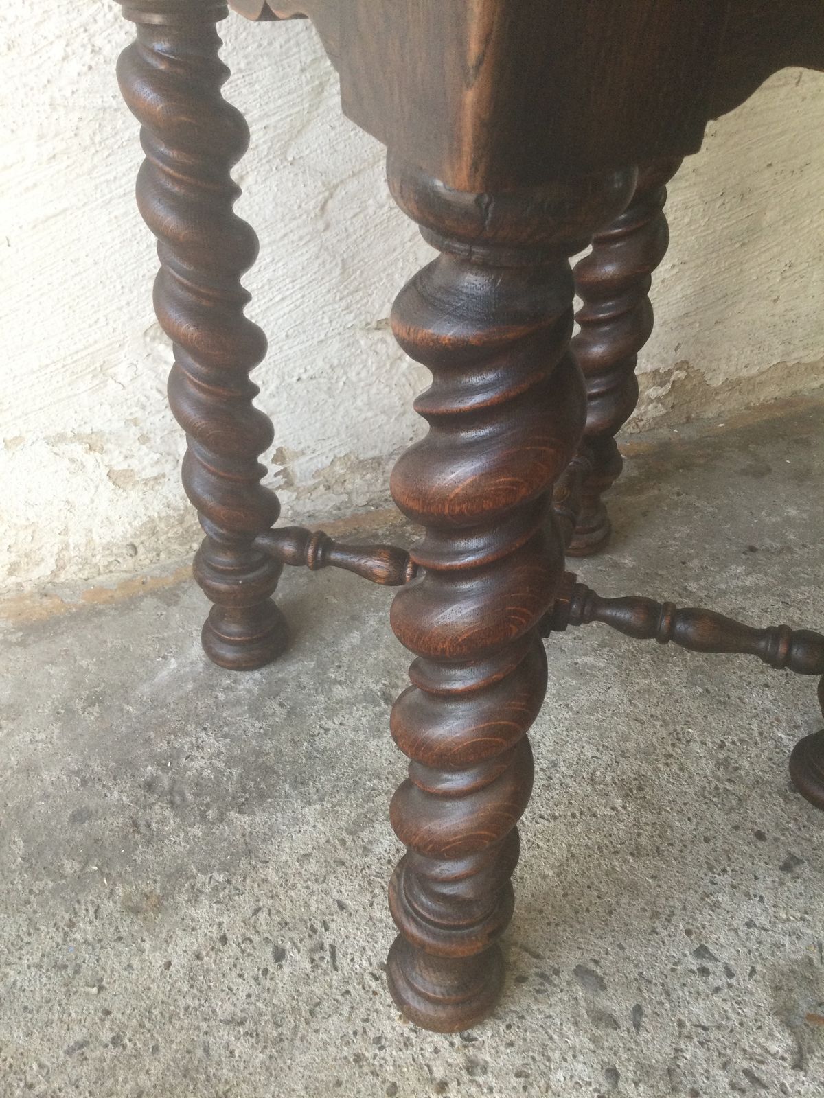 Pedestal Table photo 73.0