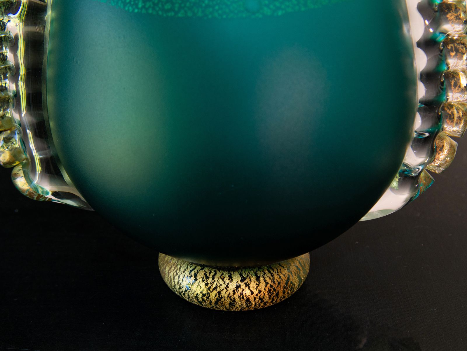 Japanese Green Art Glass Vase By Kuniaki Kuroki Heisei Period photo for sale