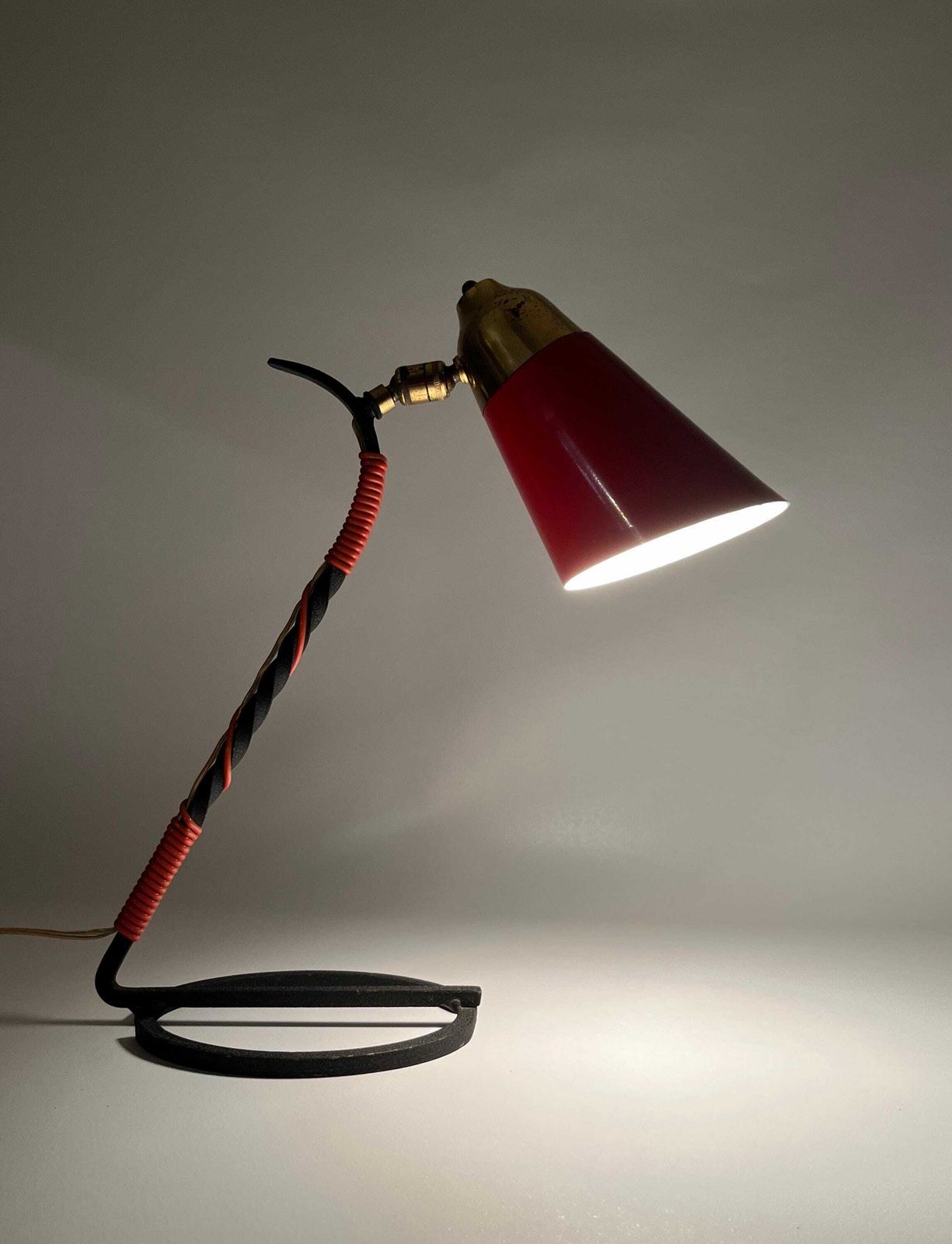 Beautiful Mid Century Italian Red Diabolo Desk Lamp Stilnovo Age 1960 photo 375.0