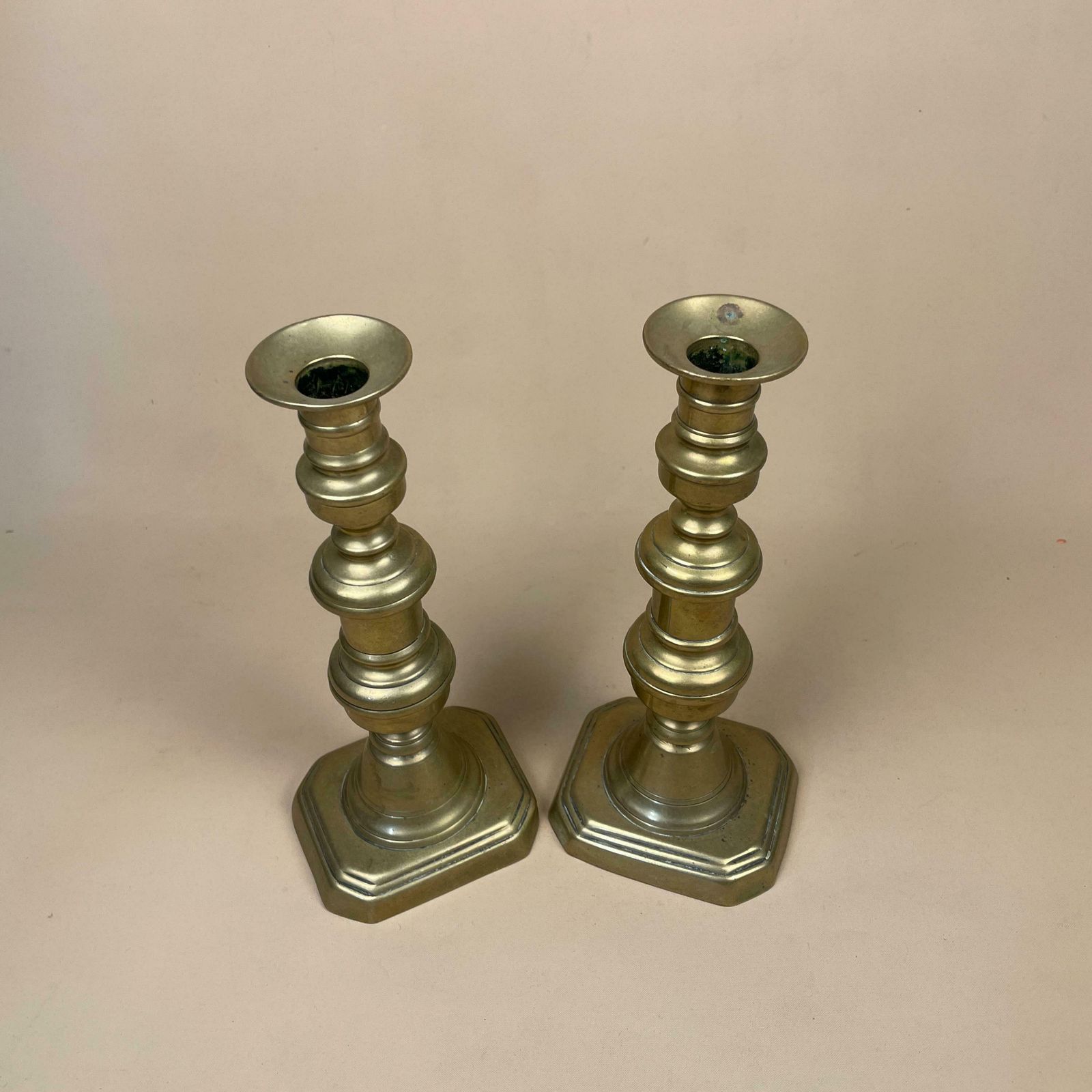 Antique Matching Pair Of Gold Brass Metal Candlestick Candle Stick Vintage Column Taper Dinner Candlesticks Rectangle Base Column Pillar photo vinterior