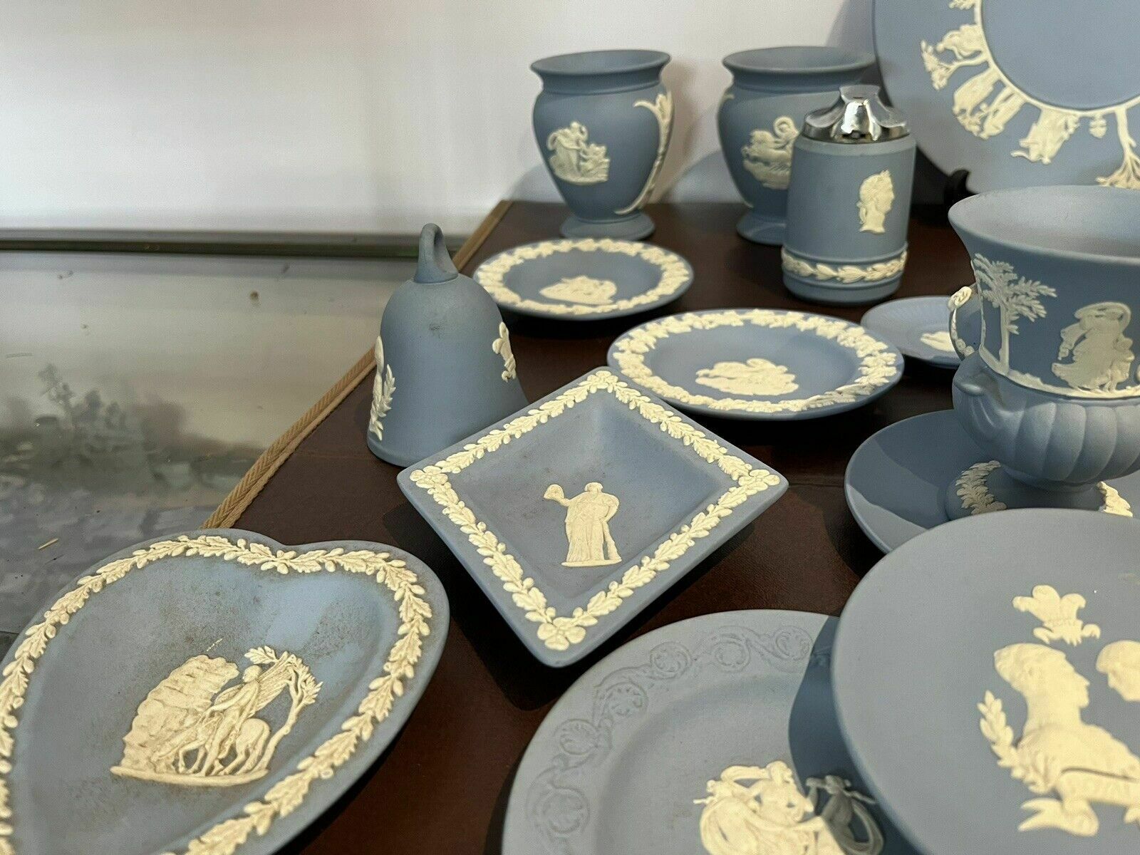 photo furniture Wedgwood Collection