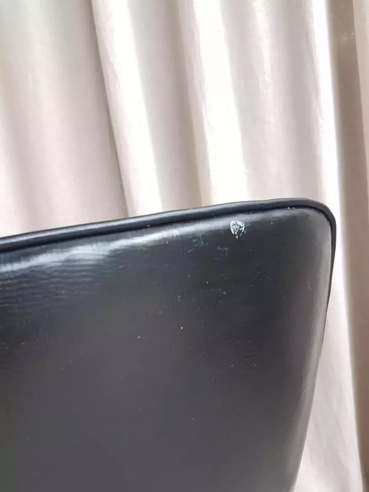 photo vinterior Vtg Mid Century Vinyl Leather Cocktail Chair Retro Danish Italian Design R536