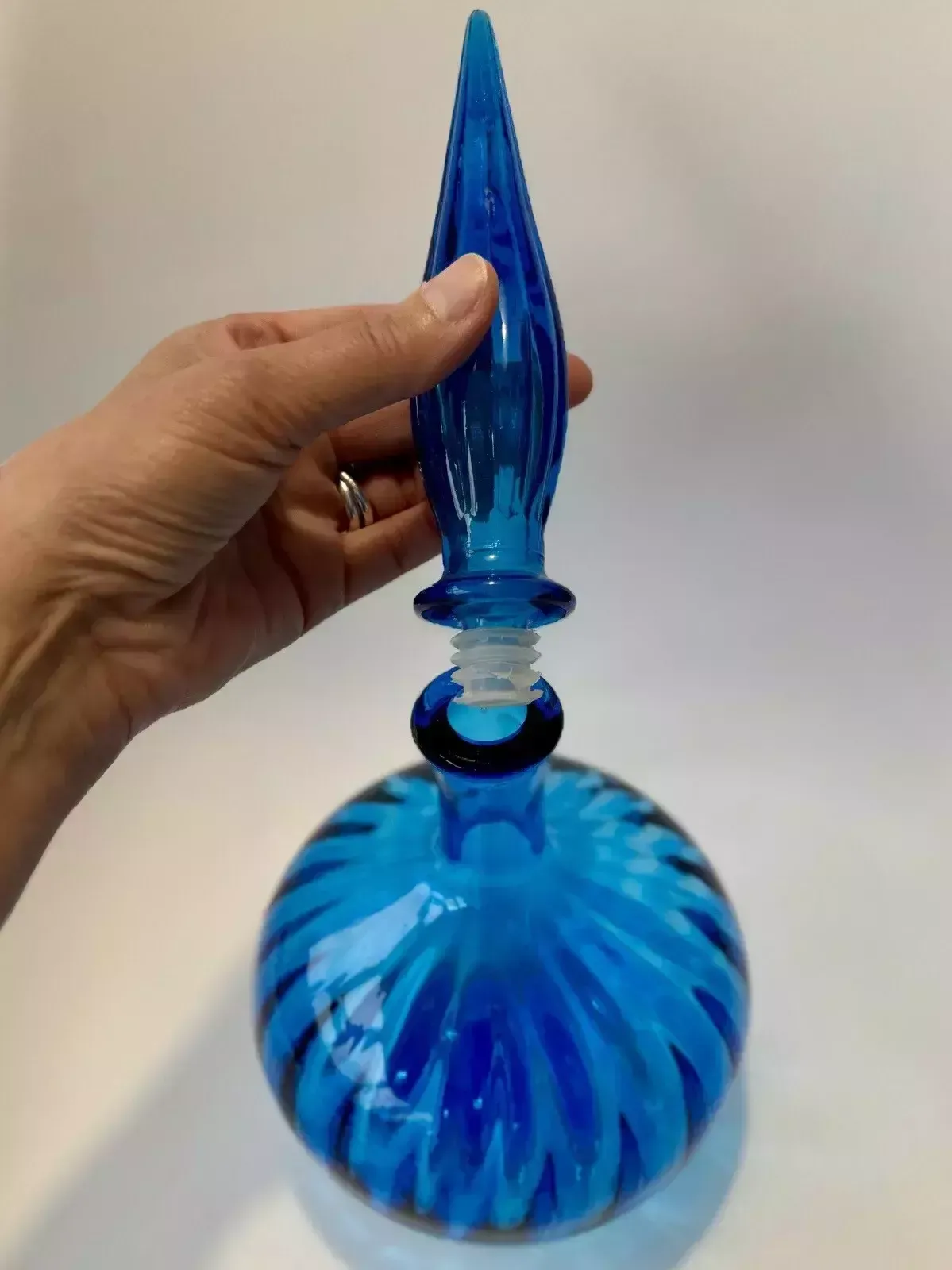 photo vintage Stunning 1960’s Blue Empoli Glass Onion Shaped Genie Bottle Made In Italy