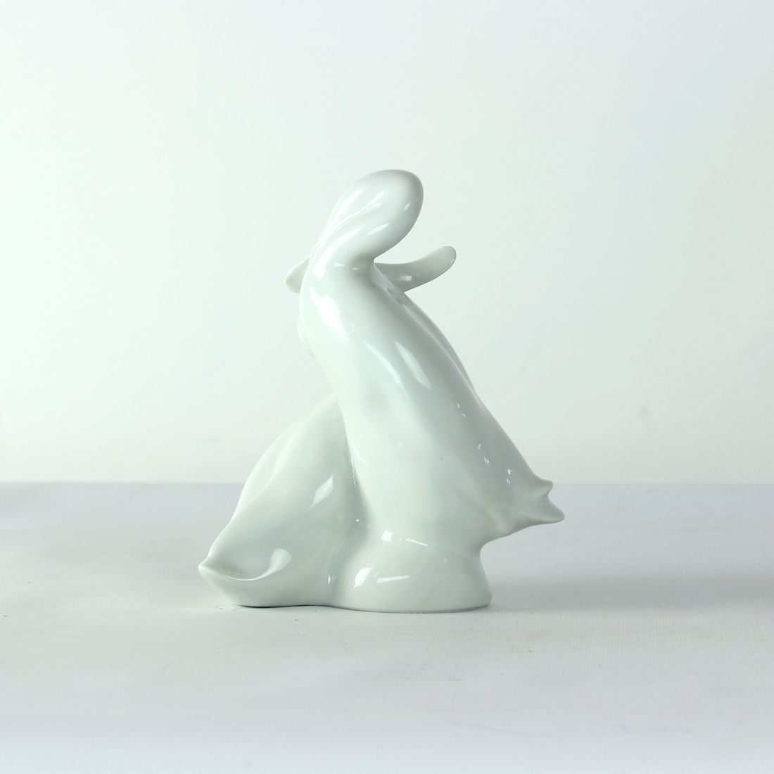 White Midcentury Porcelain Statue Of Love Ducks, Royal Dux Czechoslovakia photo furniture
