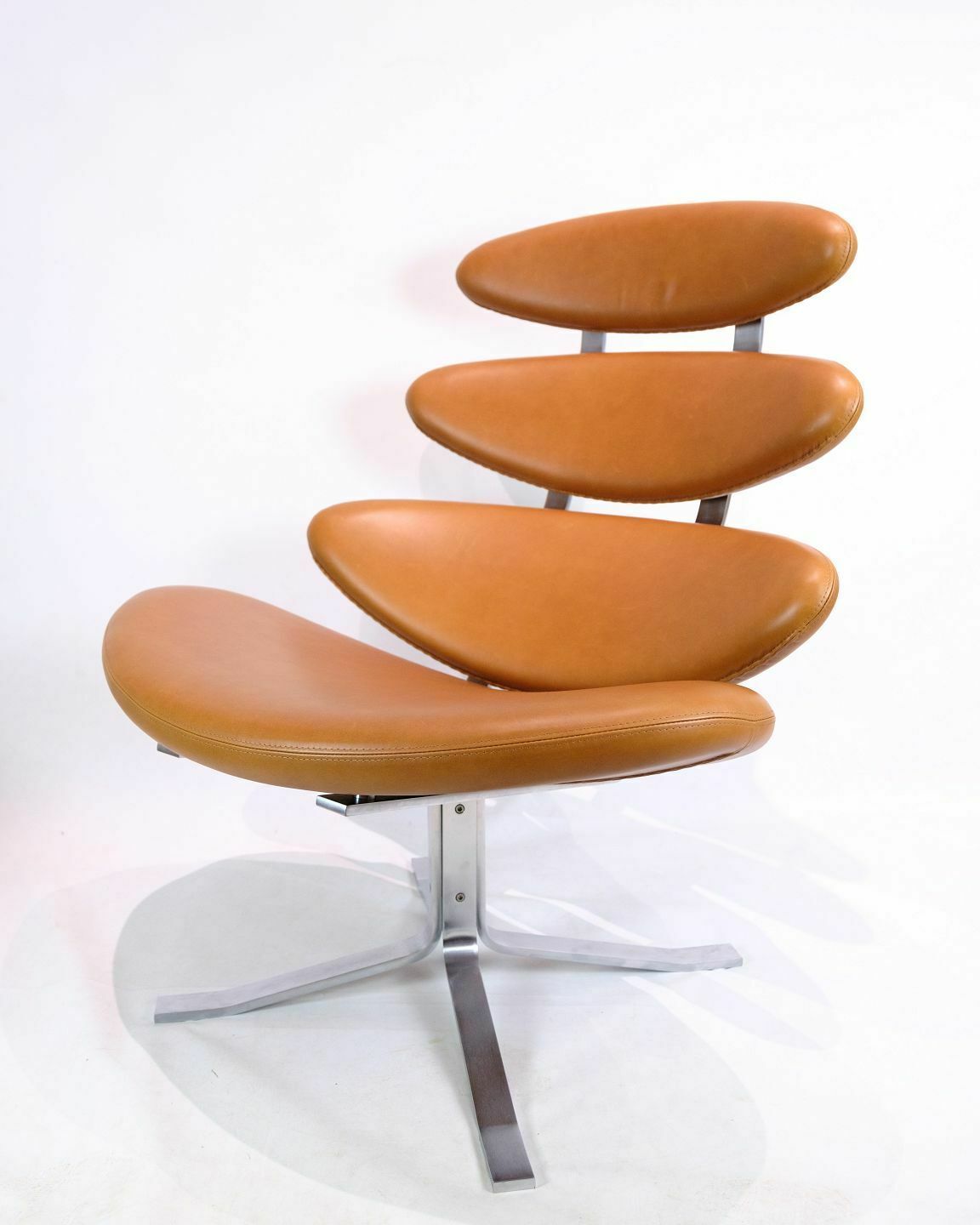 Corona Lounge Chair Model Ej 5 In Walnut Elegance Leather By Poul M. Volther For Erik Jørgensen From 1960s