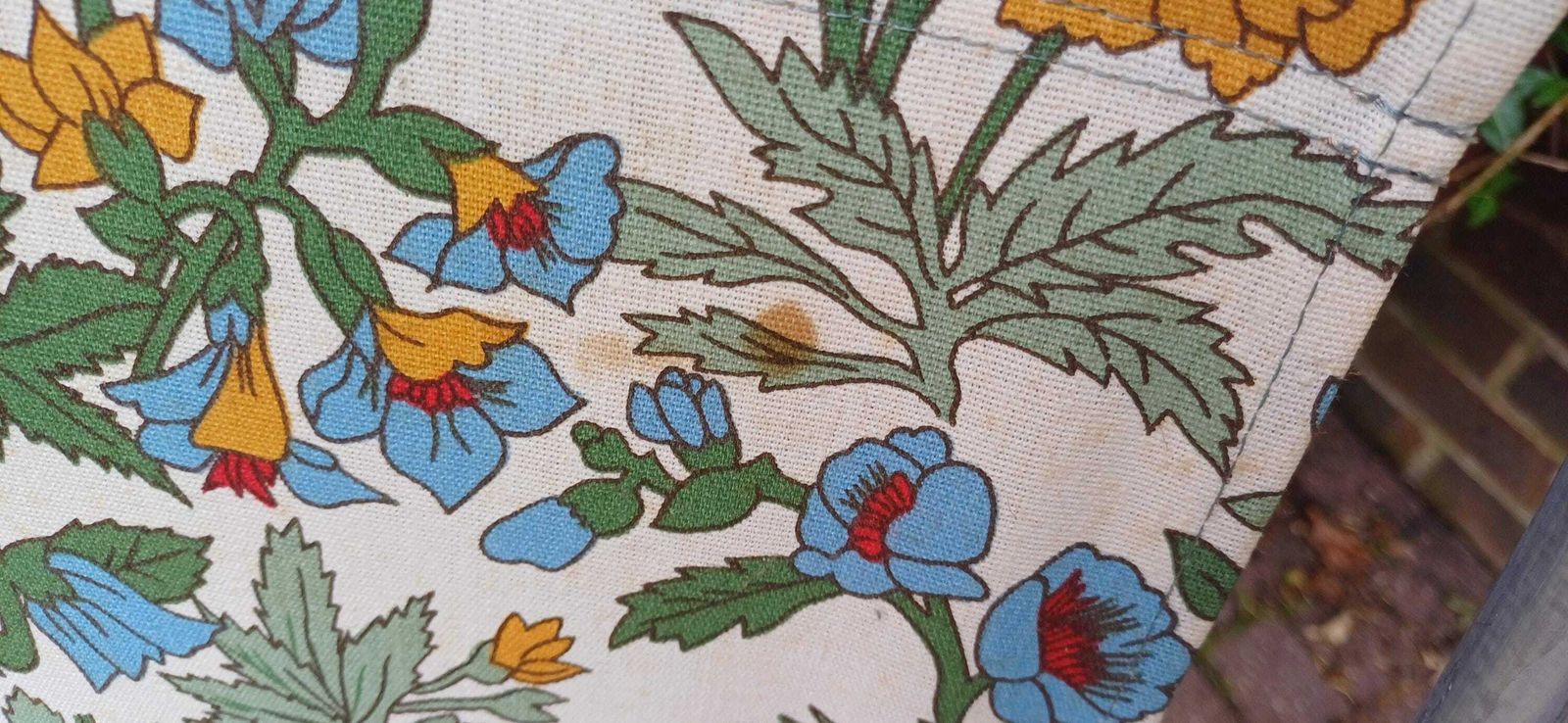 Vintage Retro 70s Sprung Deckchair. Folding. Made In Czechosolvakia. Funky Floral Decoration. photo Furniture