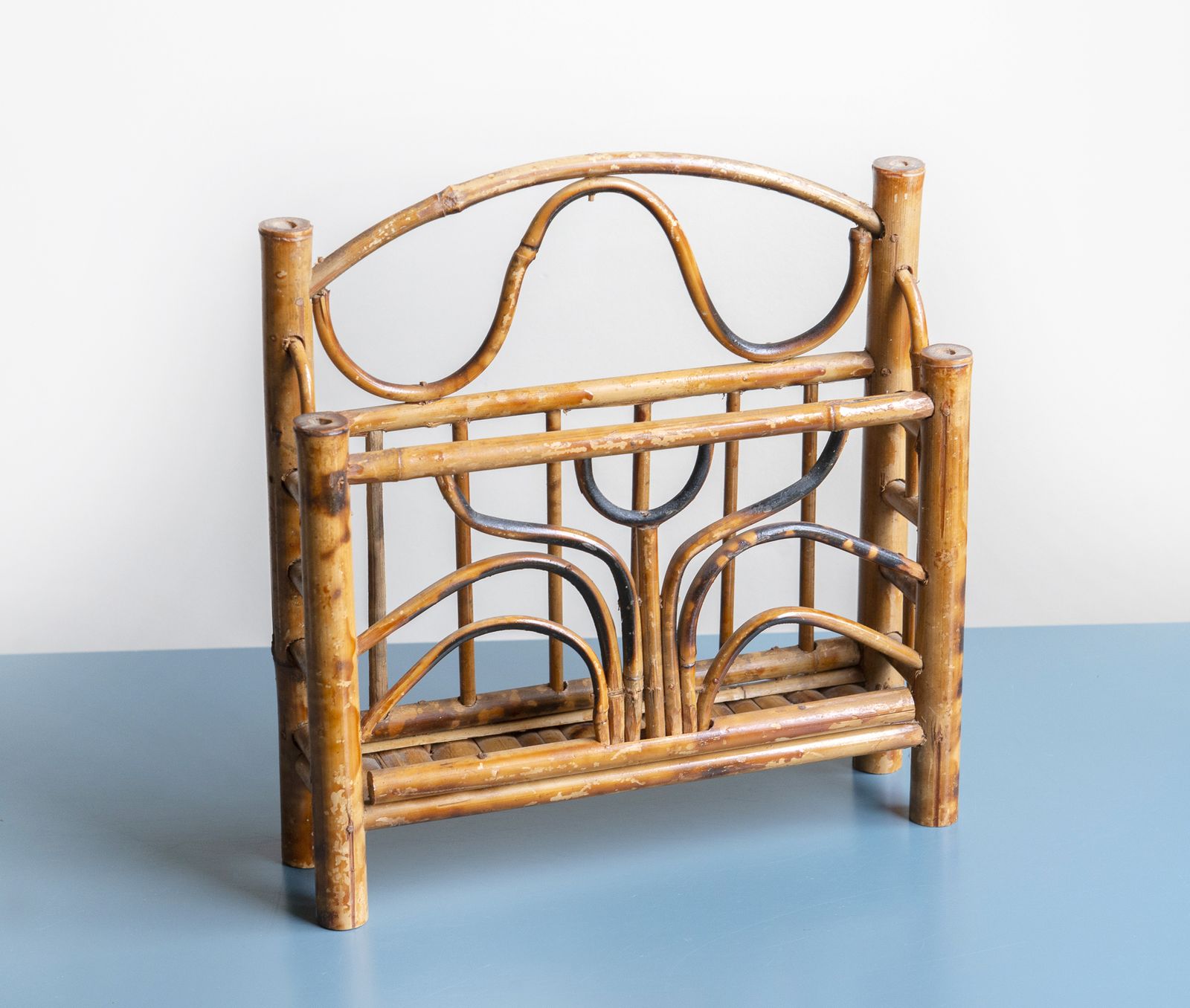 Bamboe Brievenhouder, Frans Opbergelement, Vintage Bureauorganizer, Jaren 1960 Ontwerp photo furniture