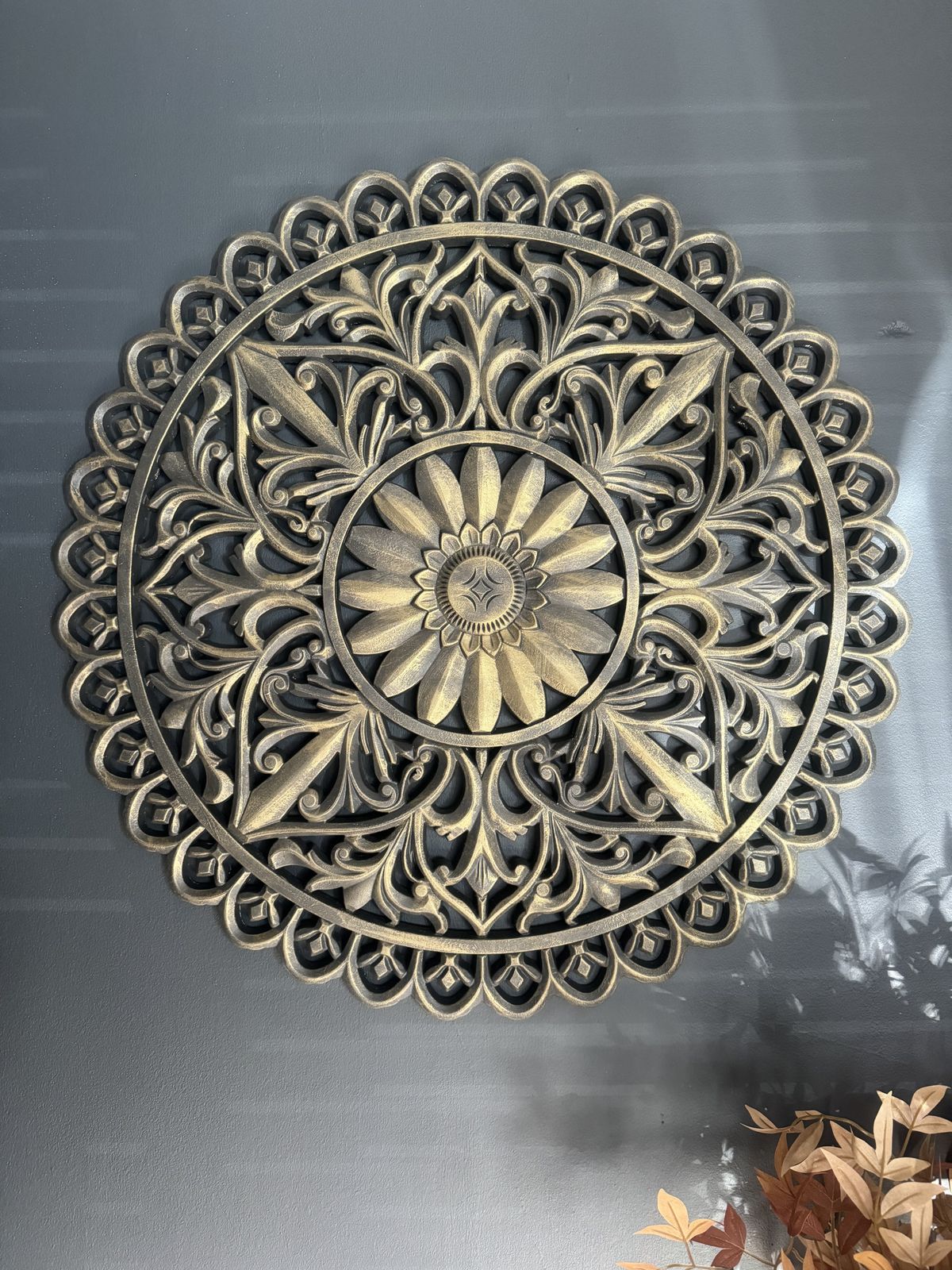 Custom Painted Beautiful Elegant Large Moroccan Style Carved Round Fretwork Ornate Wall Art 78cm Diameter