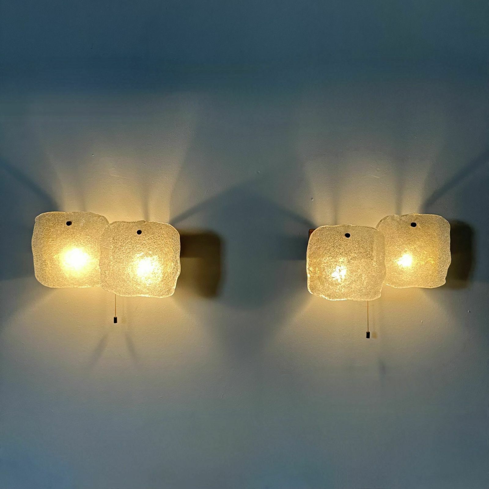 Modernistische Wandlamp Van Bevroren Ijsglas, Toegeschreven Aan J. T. Kalmar Voor Kalmar, Jaren 1960 photo buy