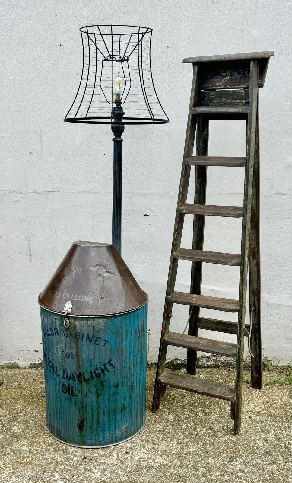 photo buy 1930s Royal Daylight Oil Drum Lamp
